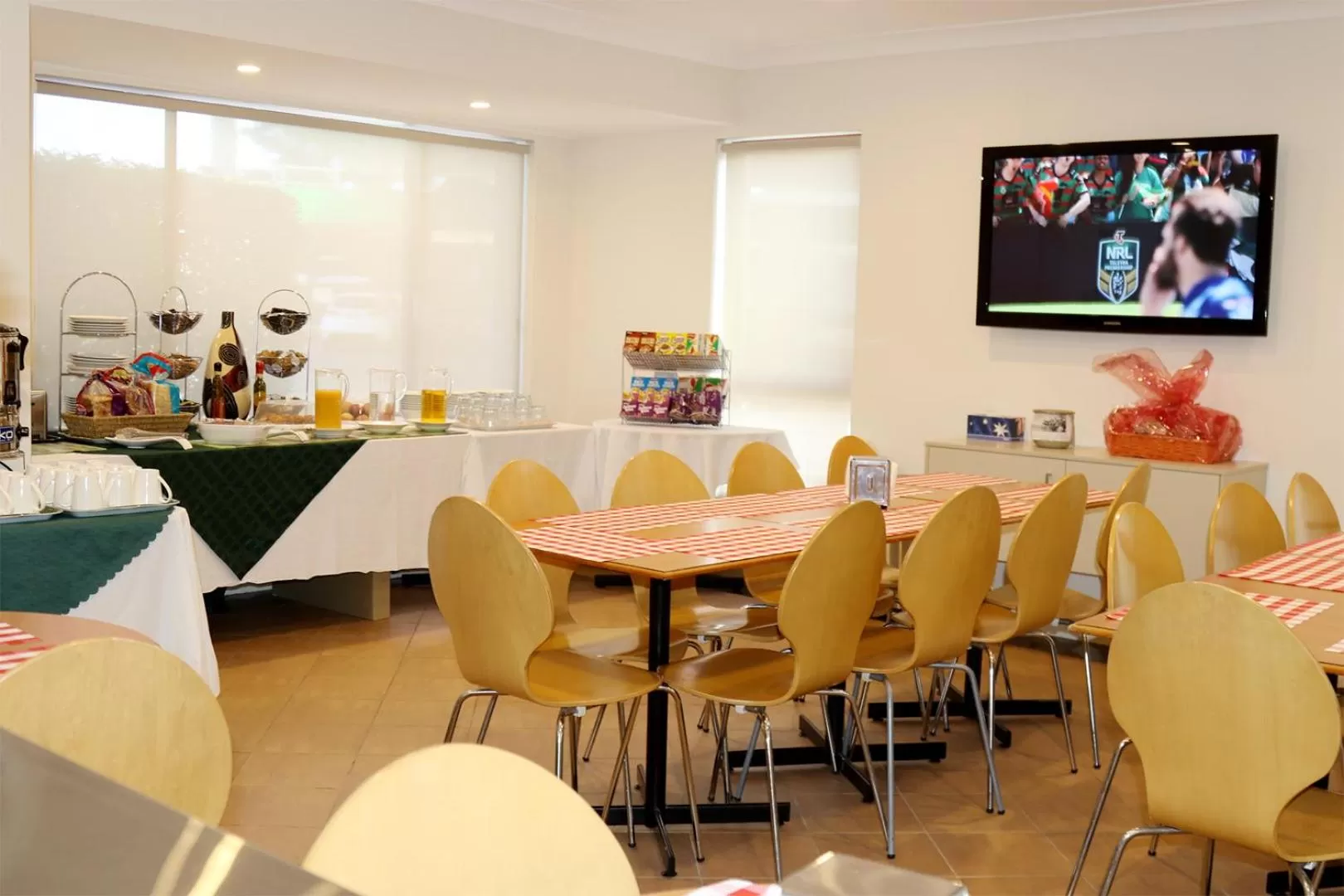 Restaurant/places to eat in Arena Hotel (formerly Sleep Express Motel)