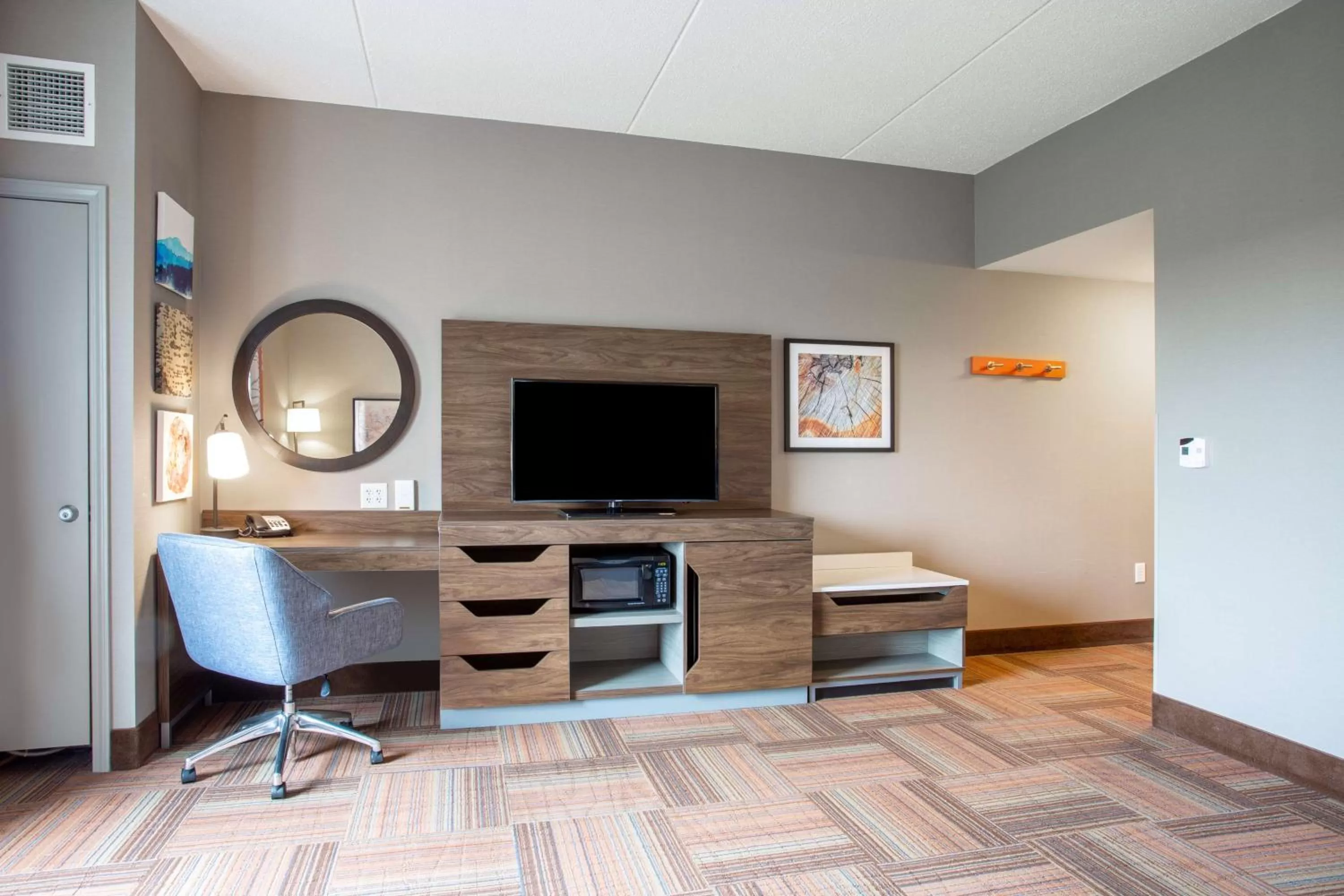 Bedroom in Hampton Inn Watertown