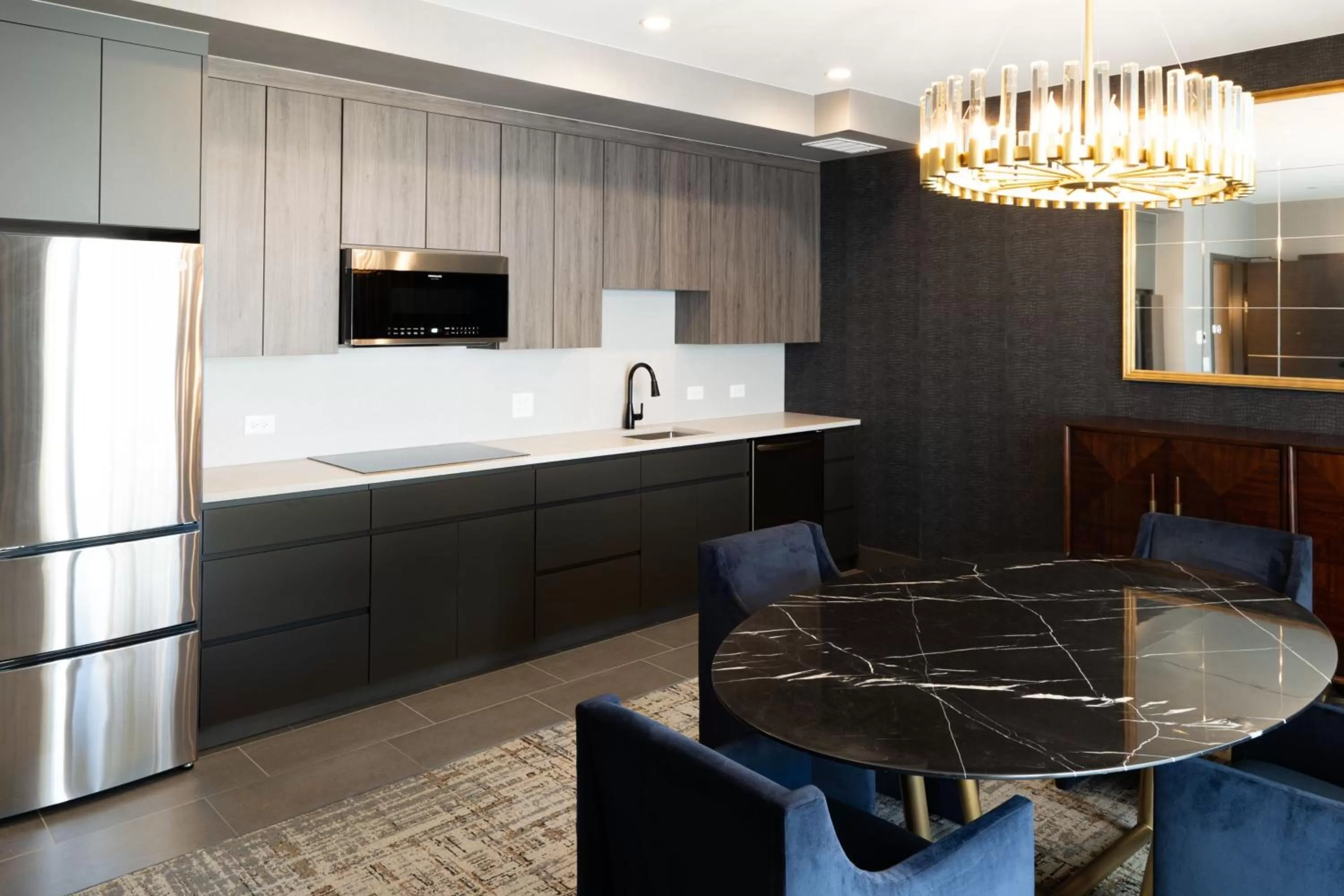 Photo of the whole room in SpringHill Suites by Marriott Chicago Chinatown