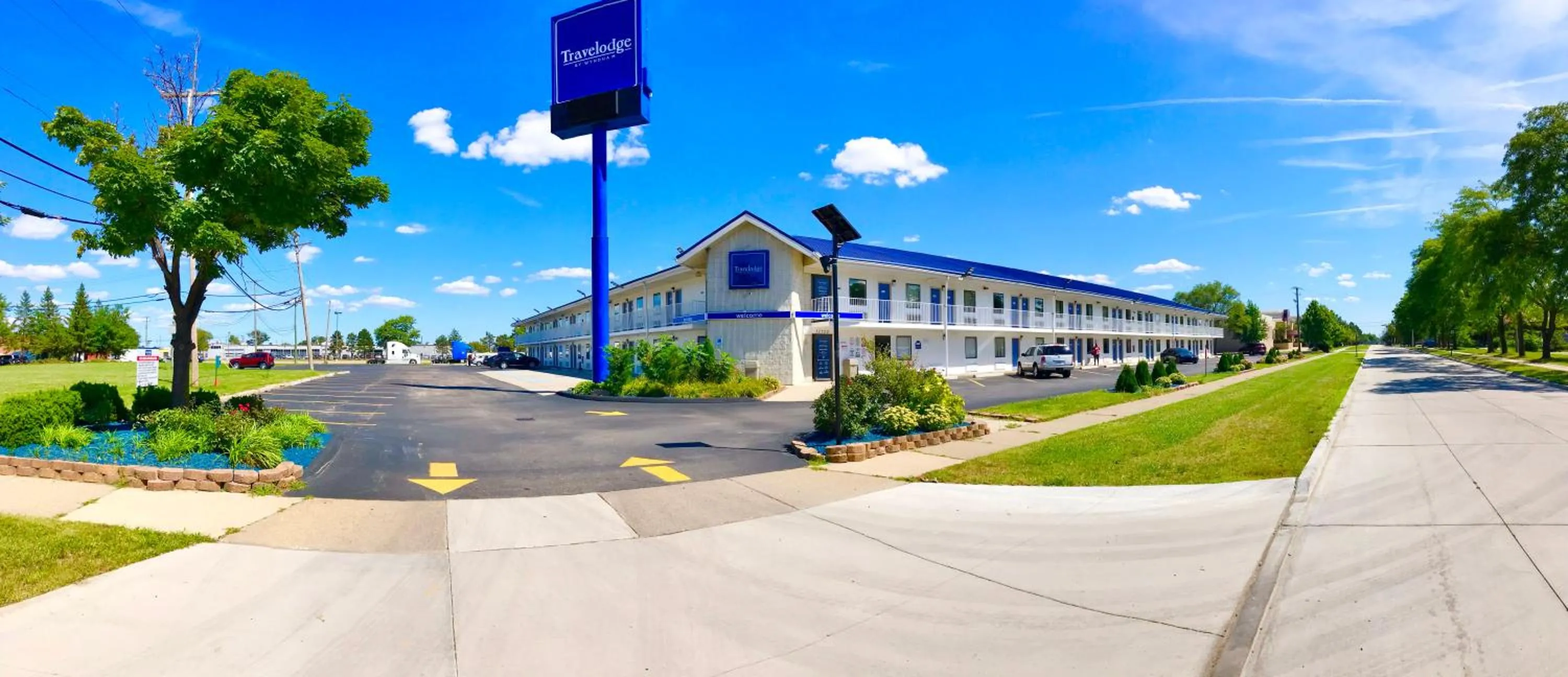 Property building in Travelodge by Wyndham Madison Heights MI