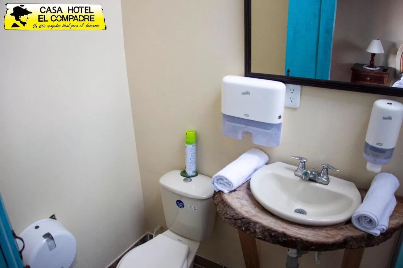 Bathroom in Casa Hotel El Compadre