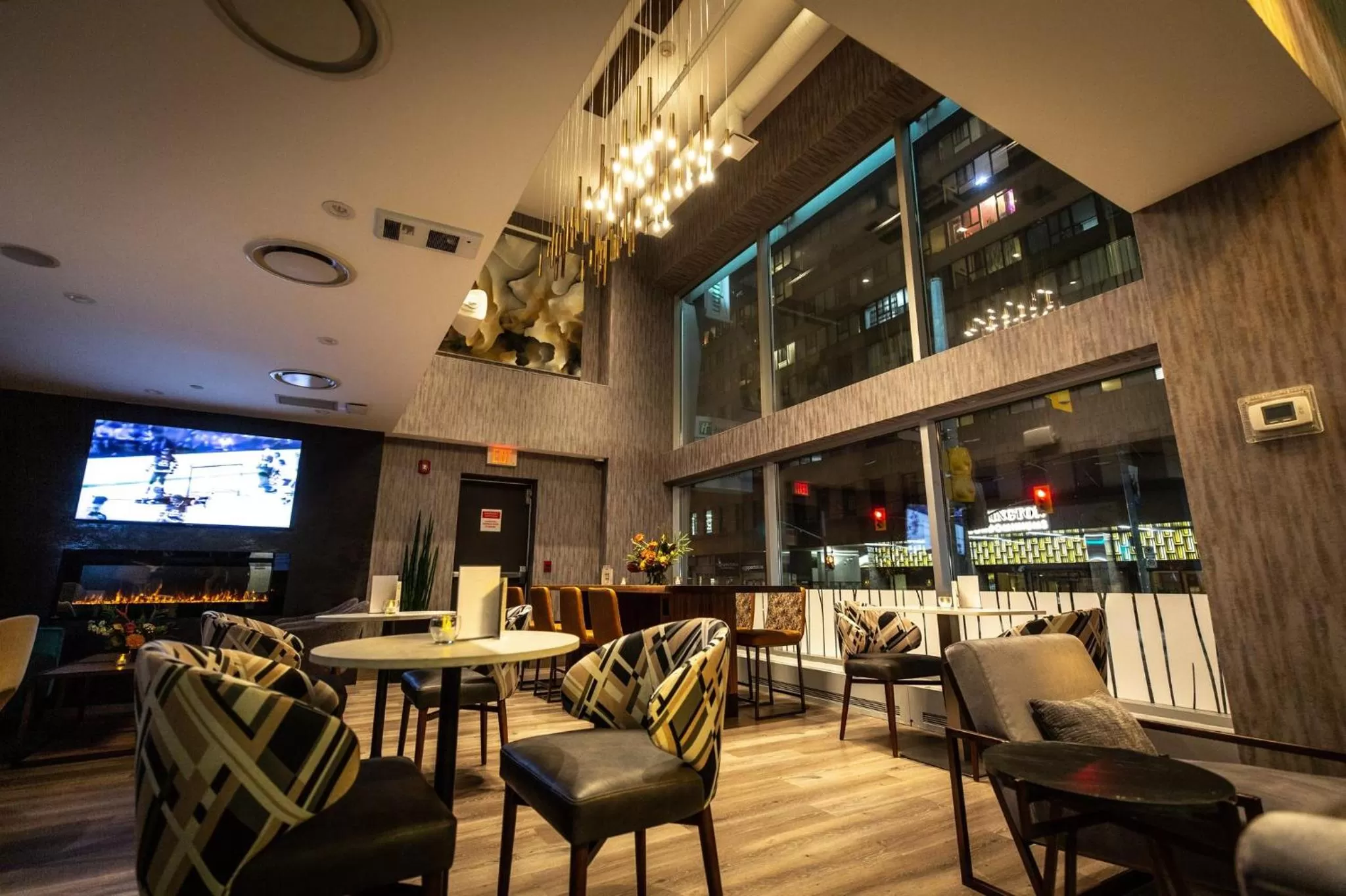 Restaurant/places to eat in Holiday Inn Toronto Downtown Centre by IHG