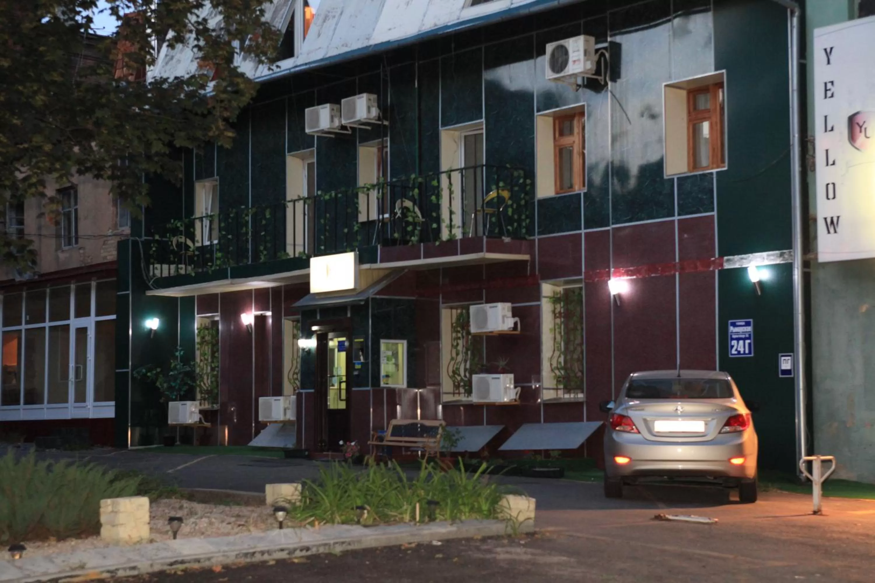 Facade/entrance in YELLOW UNLIMITED HOTEL 4