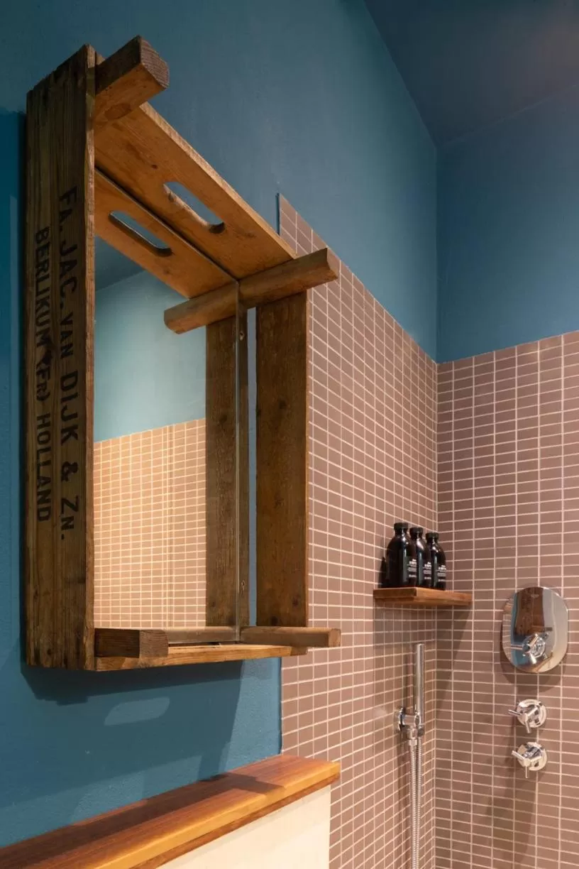 Shower in Hotel Blu di Te