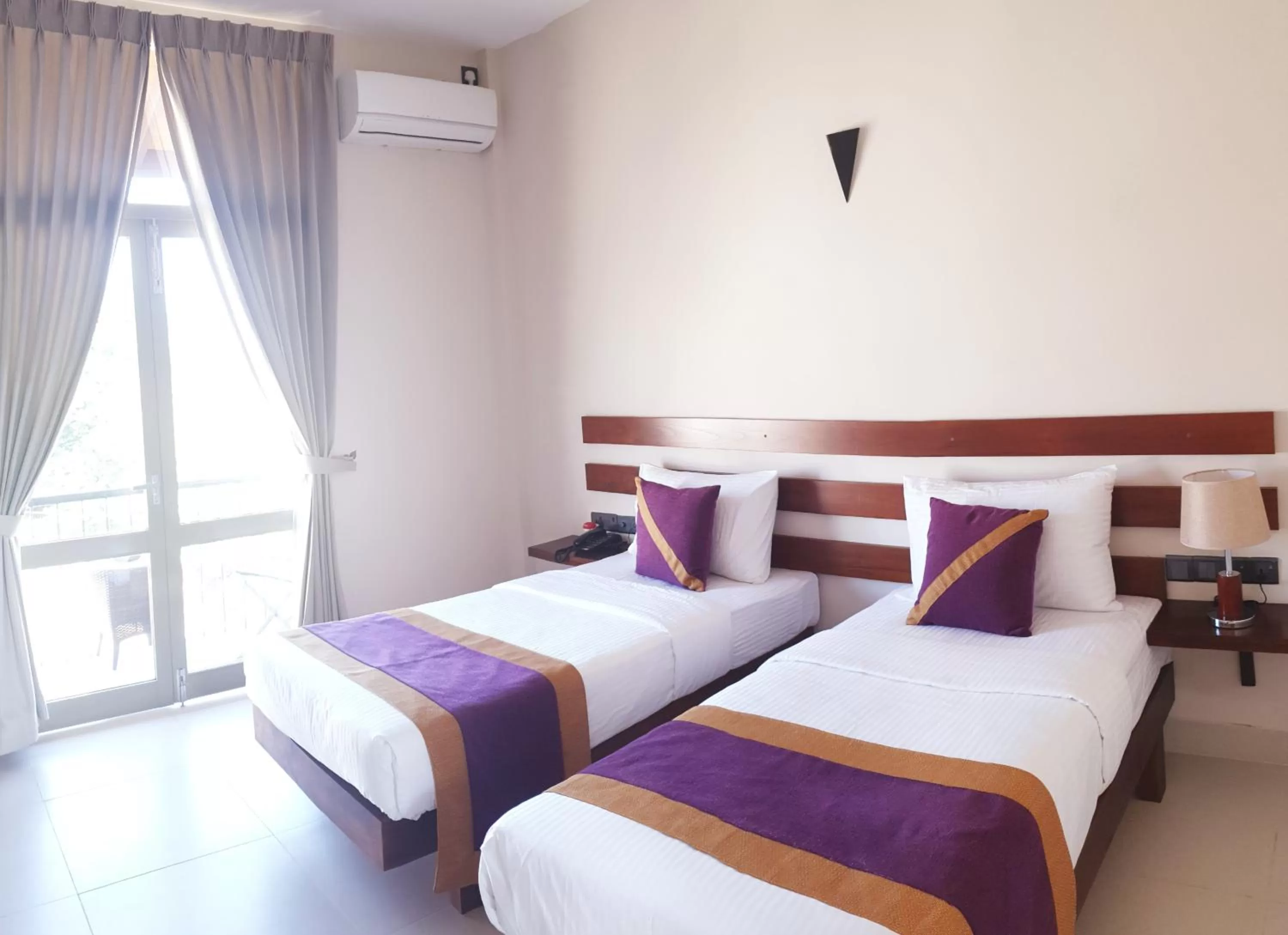 Bed in Hive 68 Hotel and Resorts - Negombo