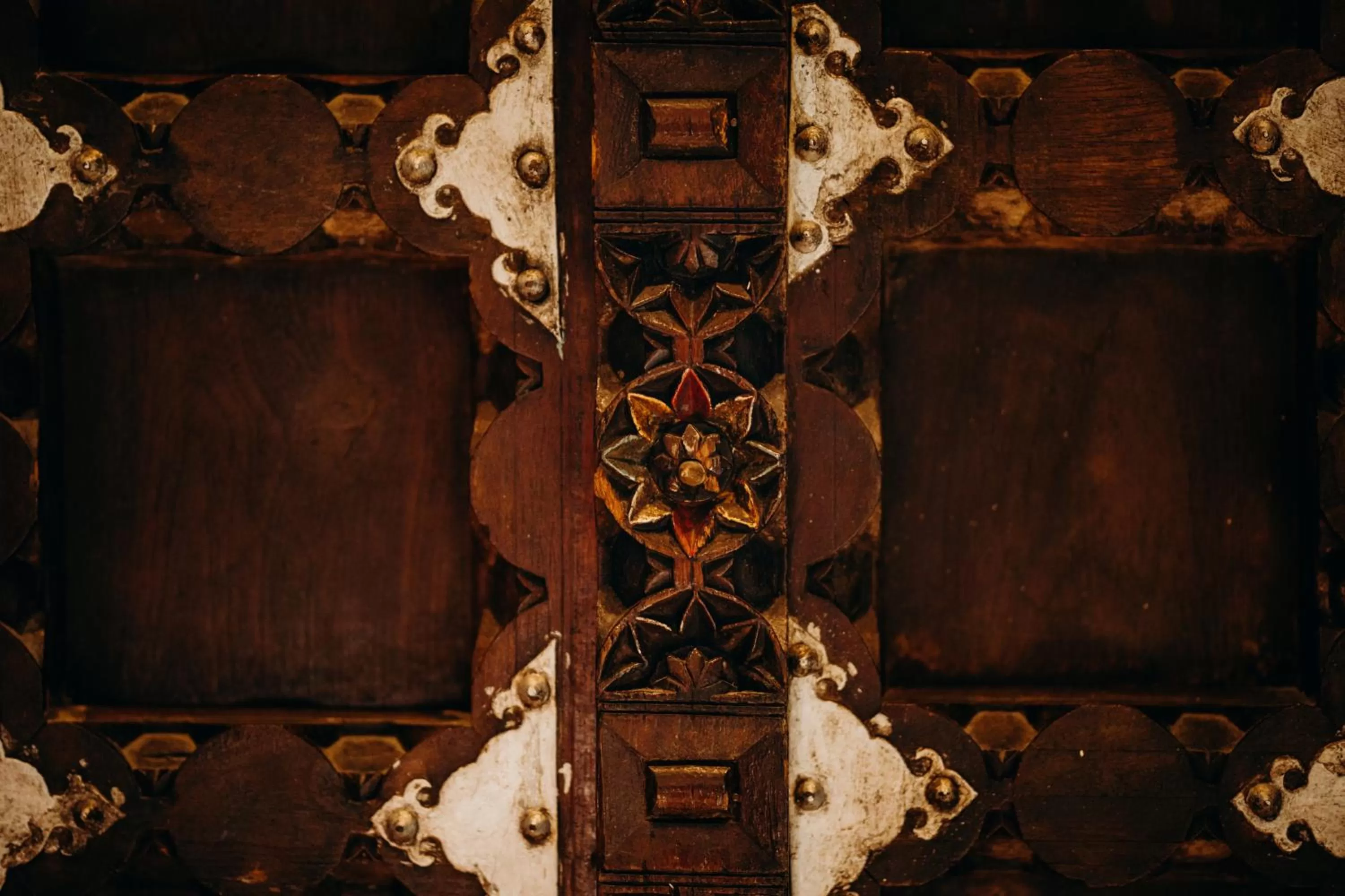 Decorative detail in Singa Lodge - Lion Roars Hotels & Lodges