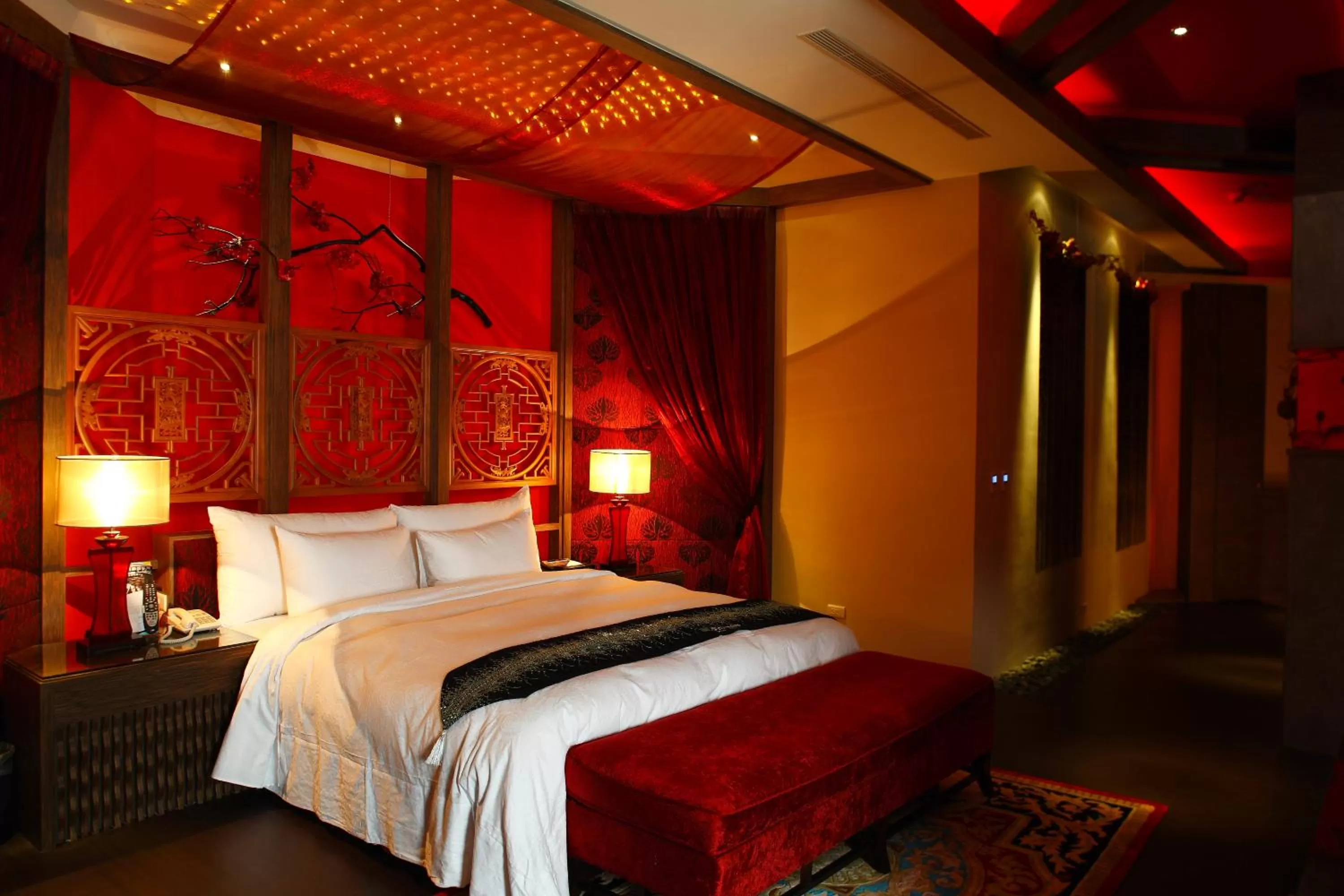 Photo of the whole room in Dryad Motel