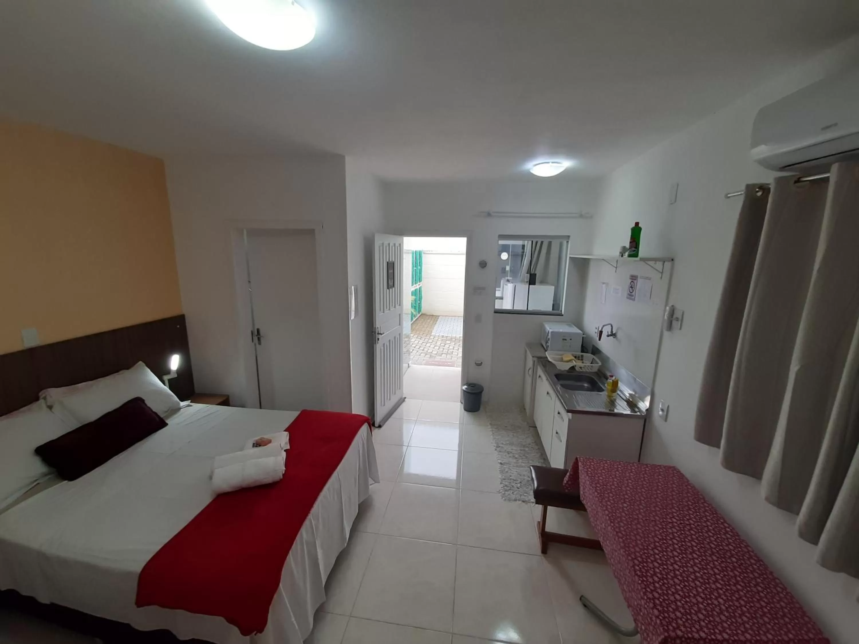 Bed in PENHAFLAT, STUDIO COMPLÉTO, C GARAGEM , A 700 m do parque e 120 m da praia