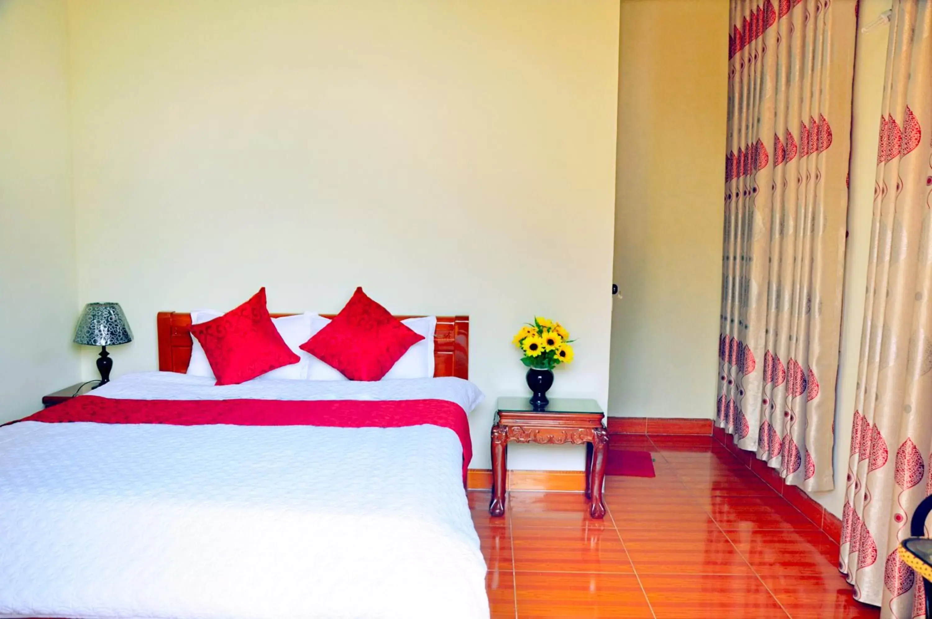 Double Room with Private Bathroom in Tam Coc Family Hotel Double Room with Private Bathroom in Tam Coc Family Hotel