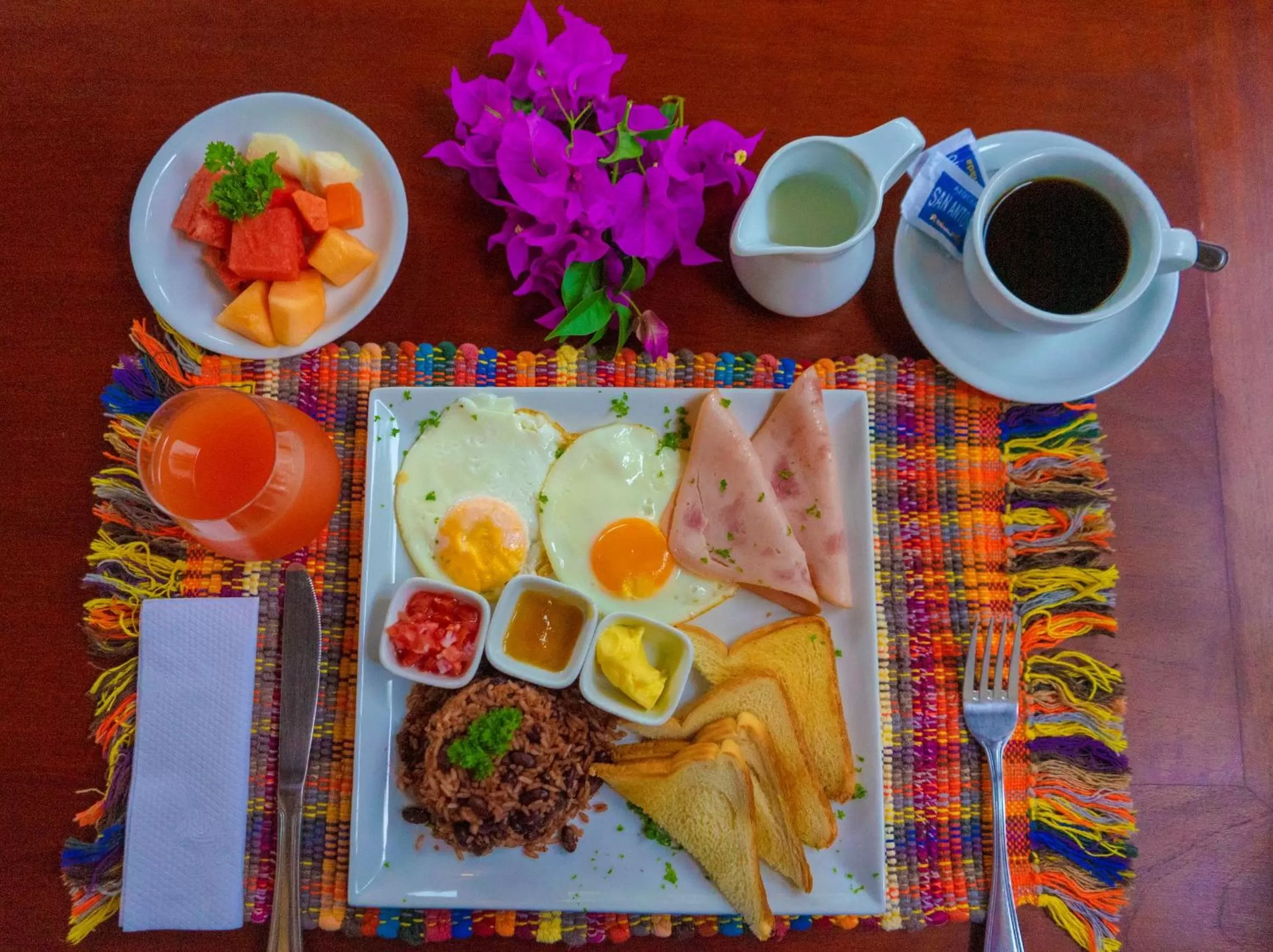 Breakfast in Hotel Boutique Adela