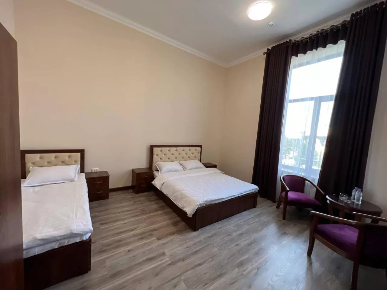 Bedroom, Bed in Samarabonu Hotel