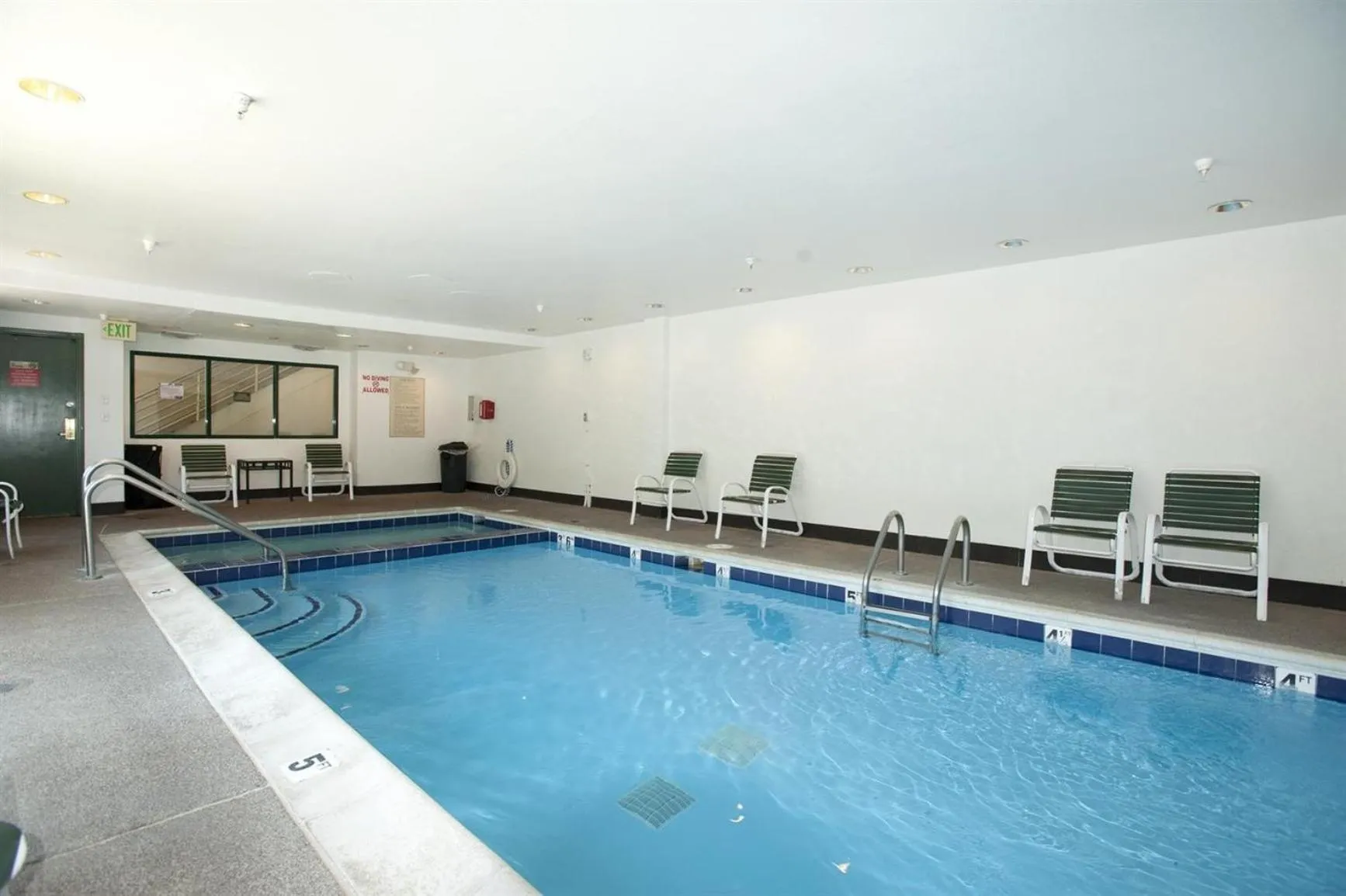 Swimming pool in Gateway Mountain Lodge, A Vail Resorts Property