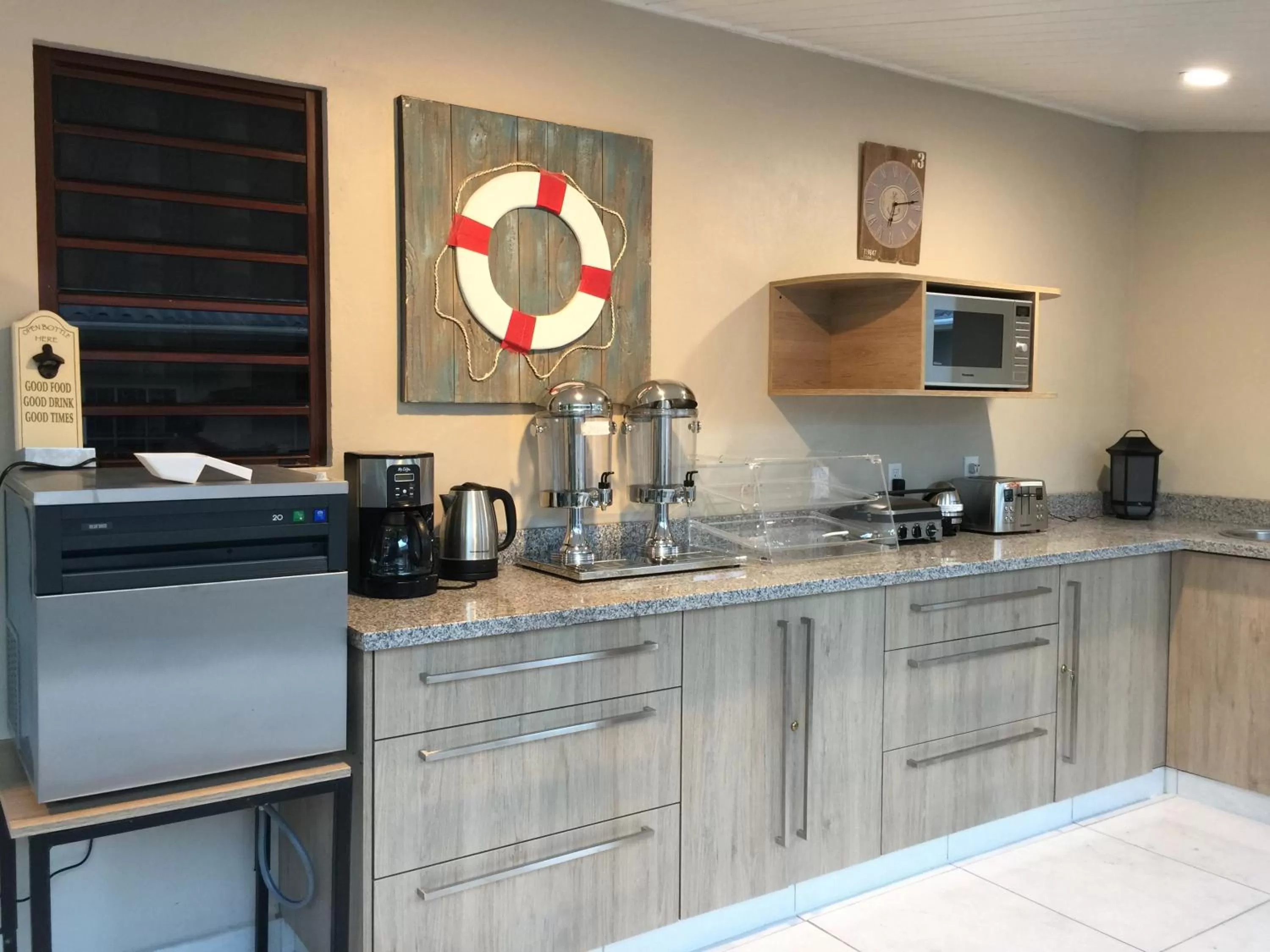 Banquet/Function facilities in The Pier Beach Inn & Suites