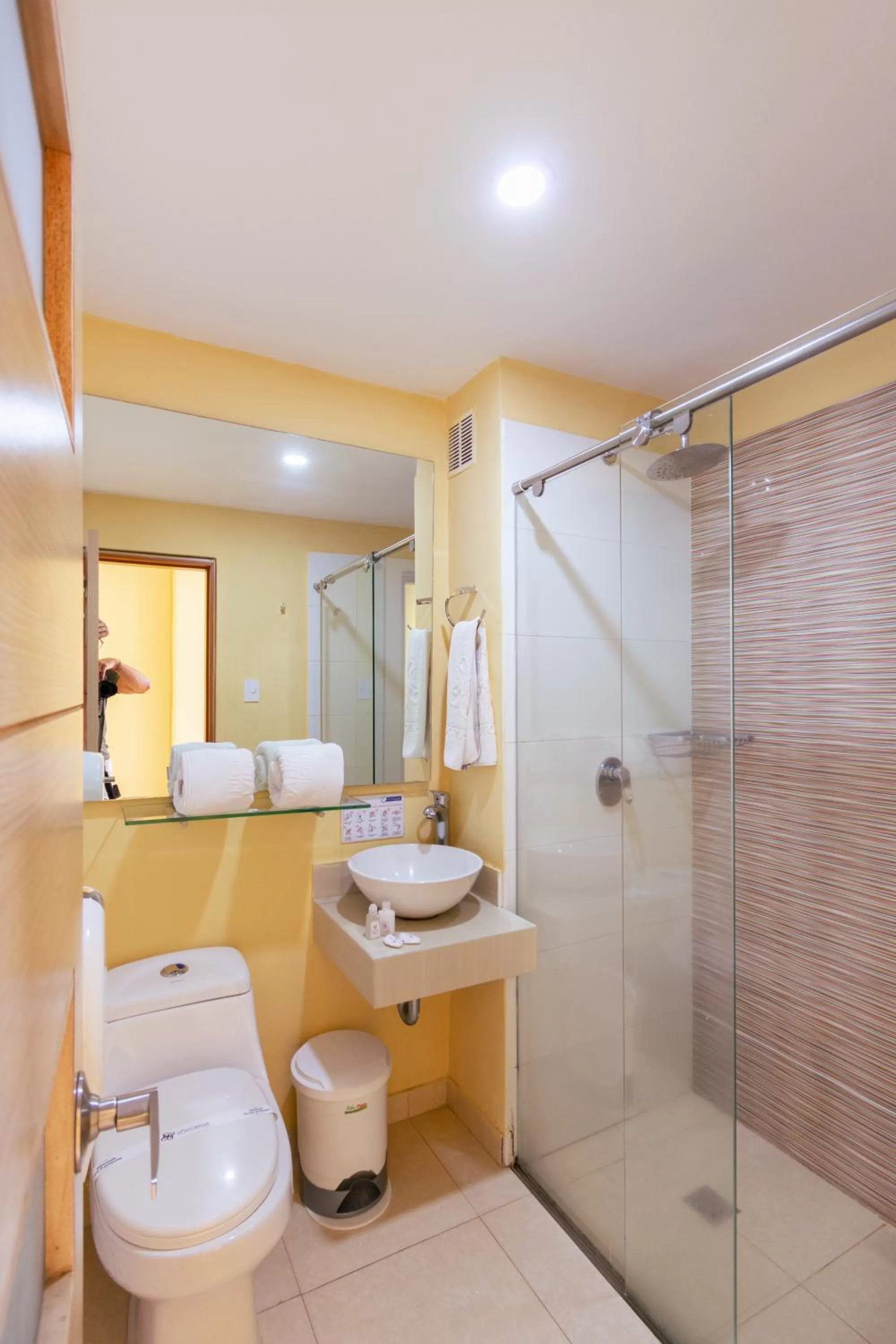 Shower in Hotel Portobahia Santa Marta Rodadero