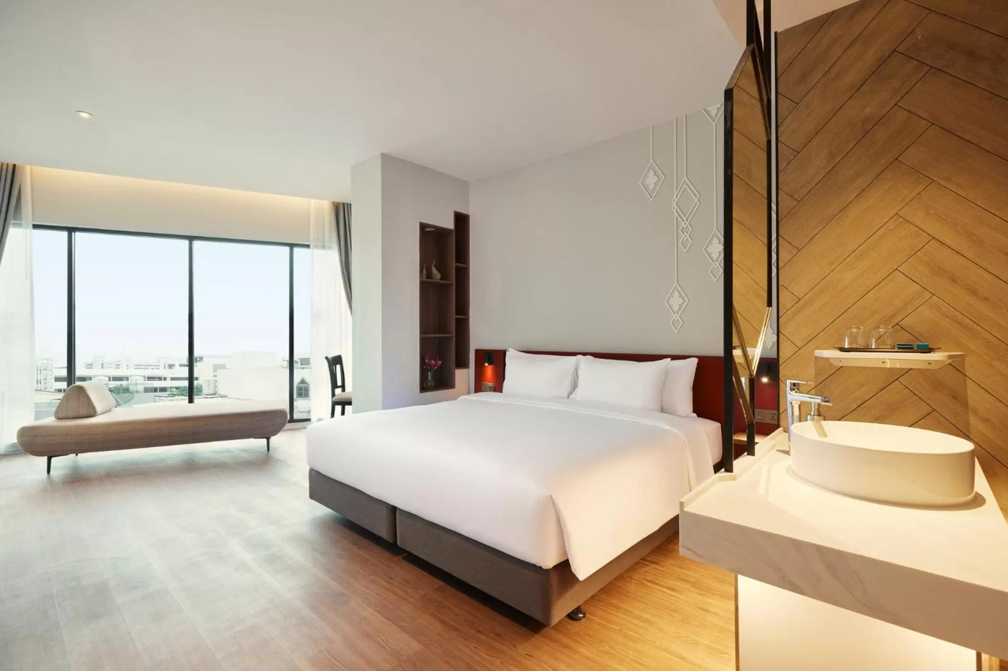 Photo of the whole room, Bed in Centara Life Hotel Bangkok Phra Nakhon