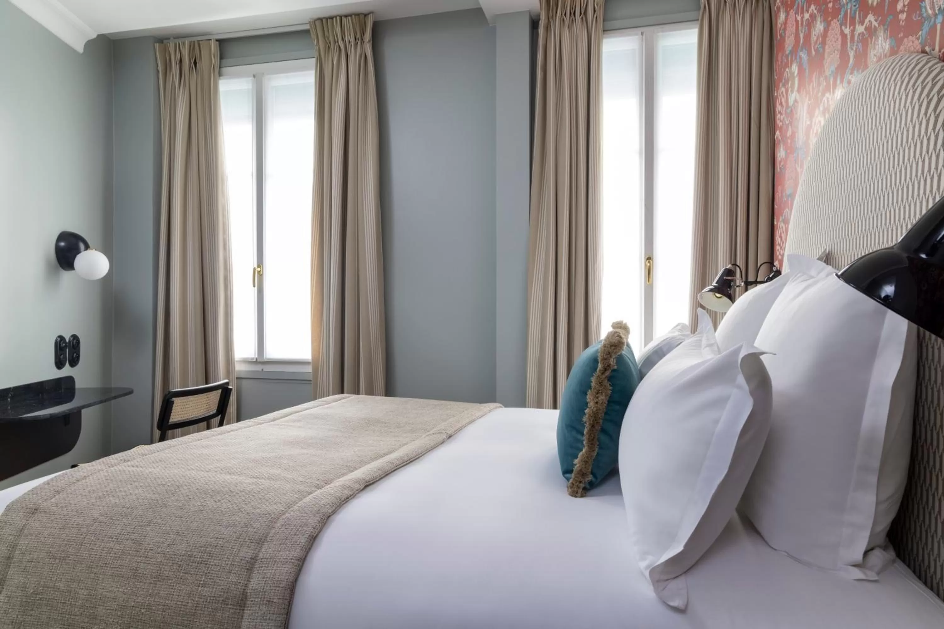 Bedroom, Bed in Hotel Bloum