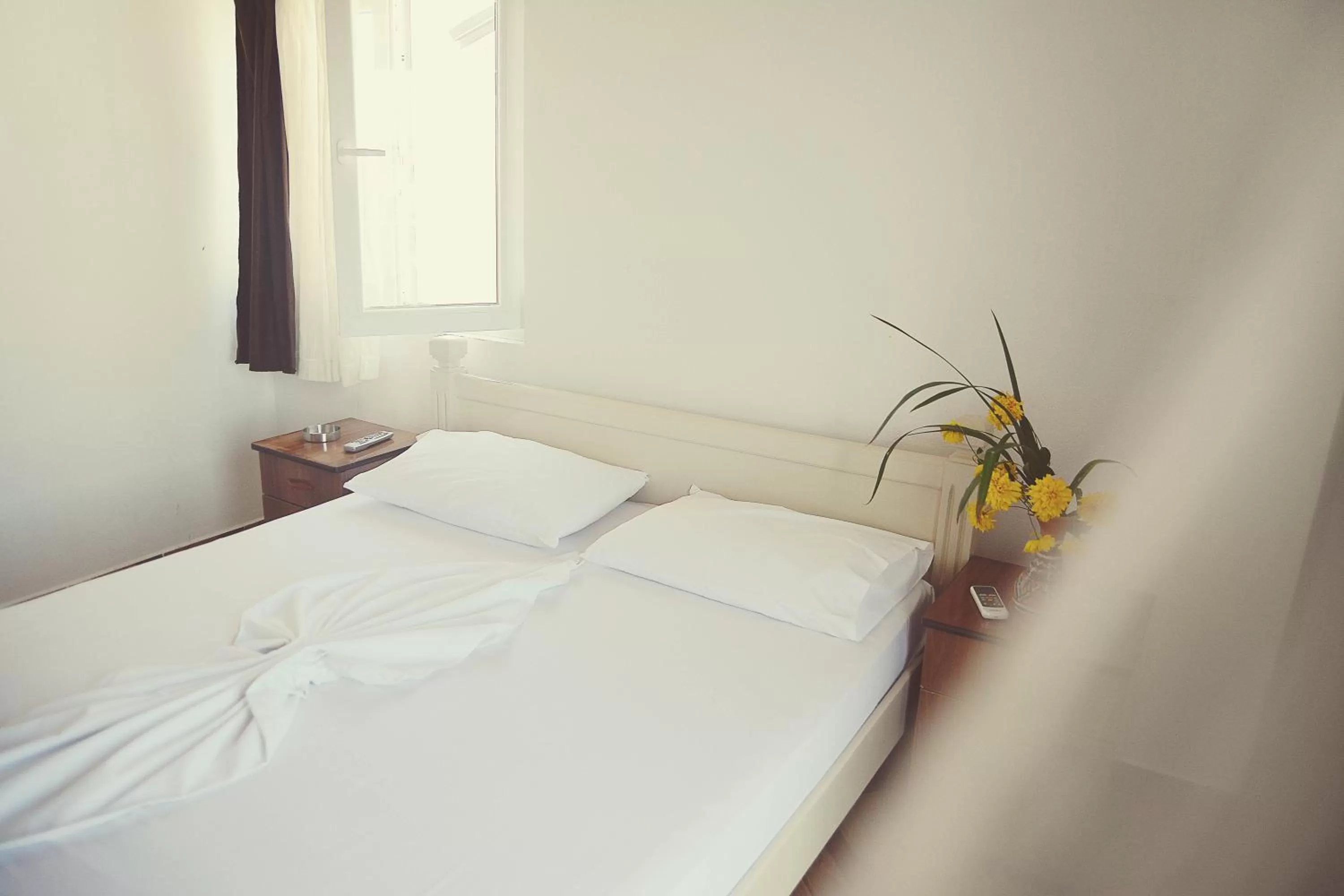 Bed, Room Photo in Hotel Floga