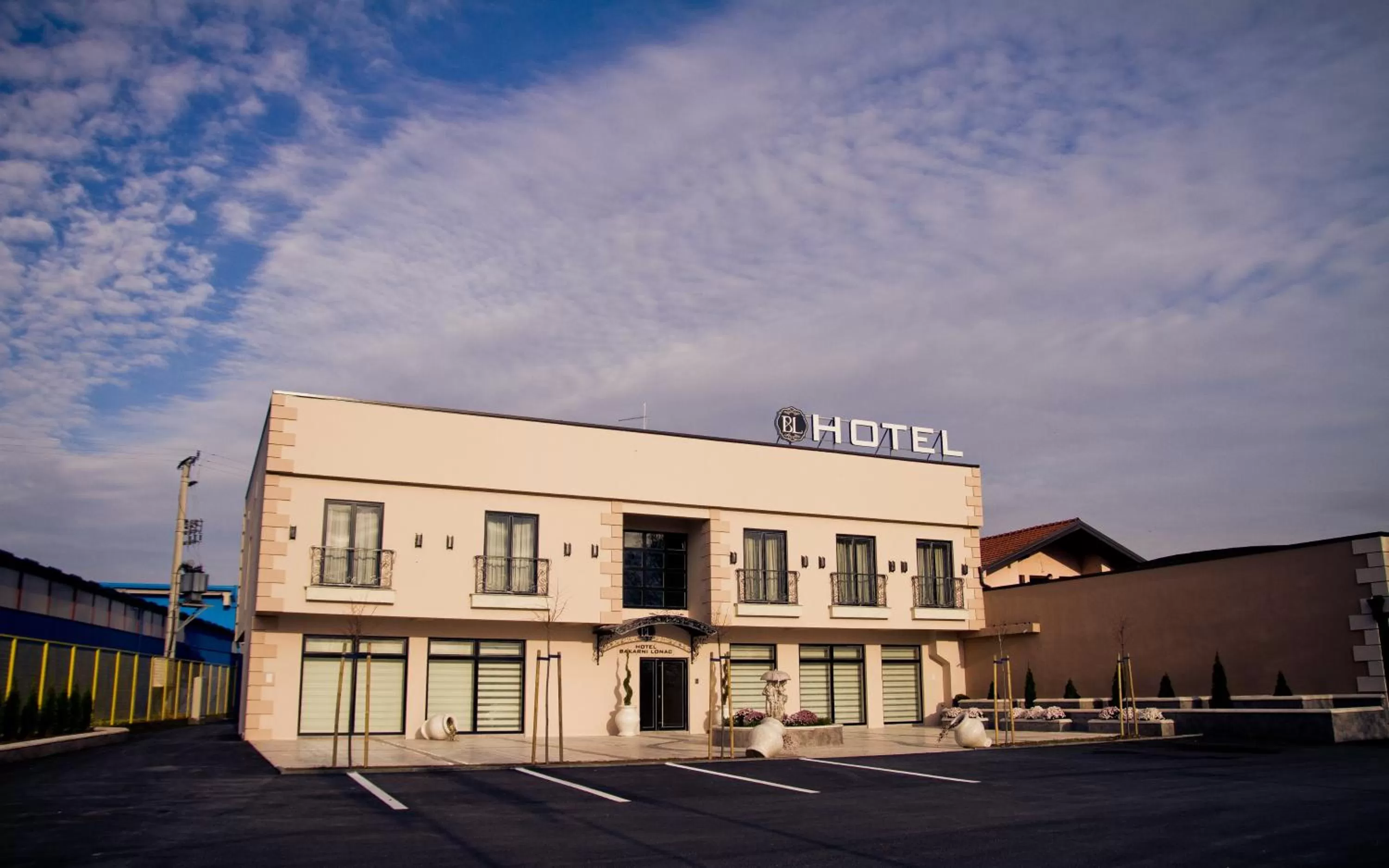 Facade/entrance in Hotel Bakarni Lonac