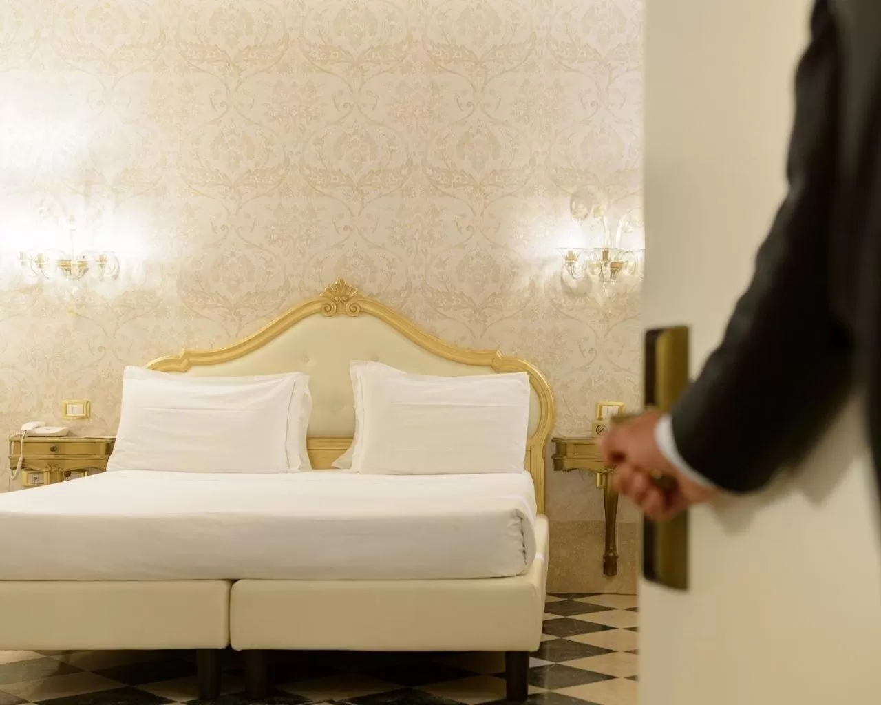 Shower in Hotel San Zaccaria