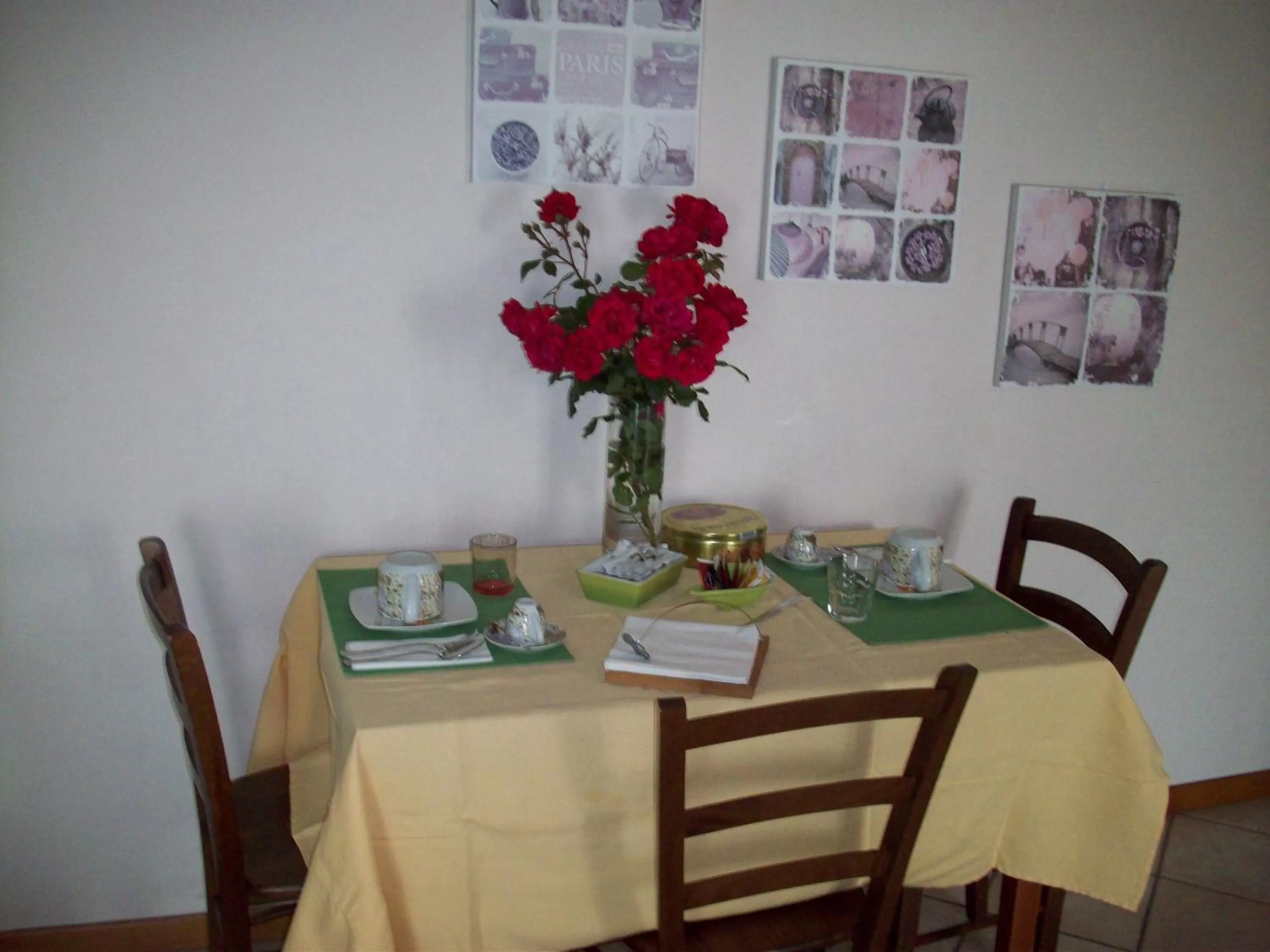 Dining area in Zaffiro Blu Airport