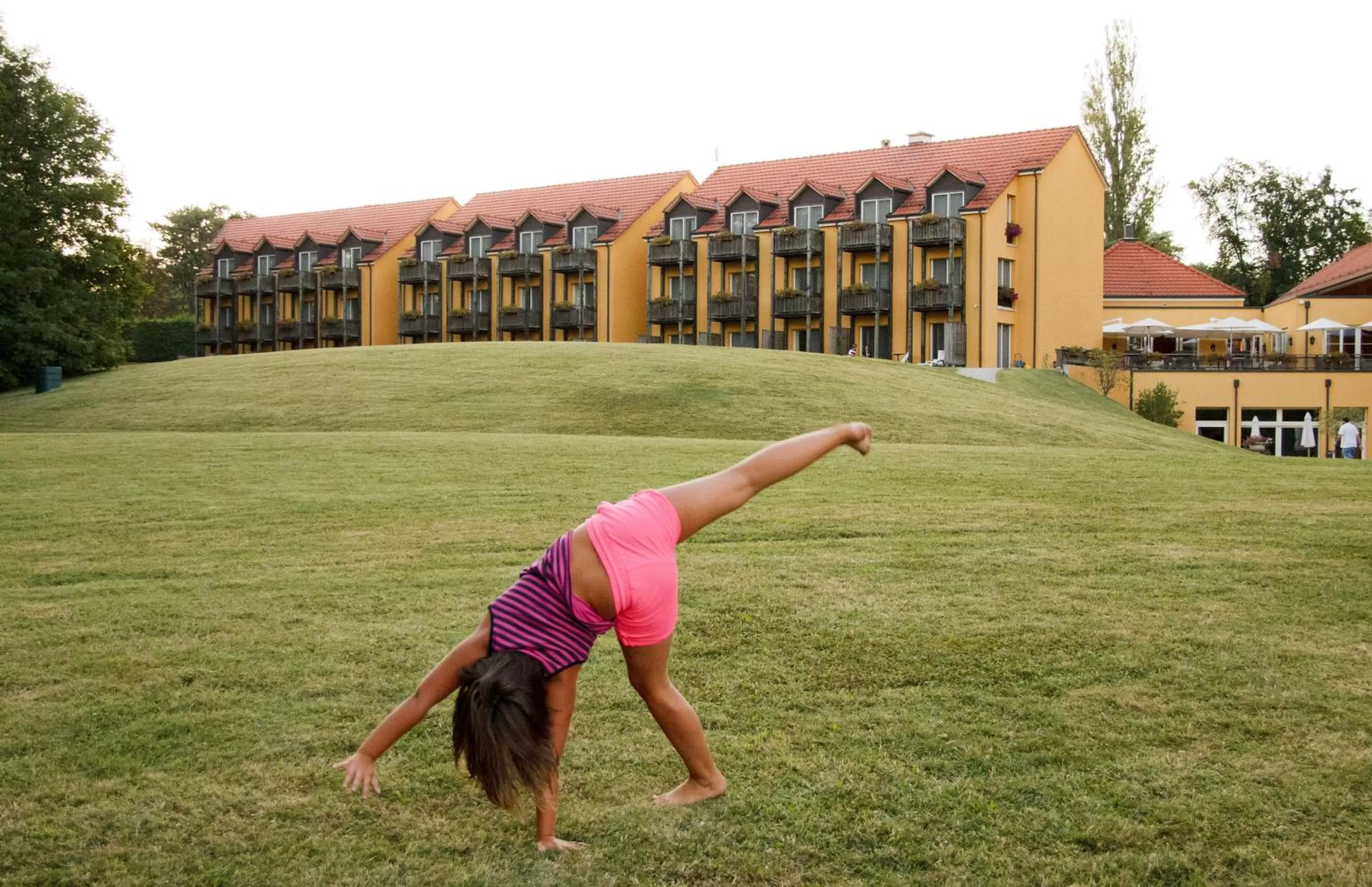 Property building in Hotel La Barcarolle
