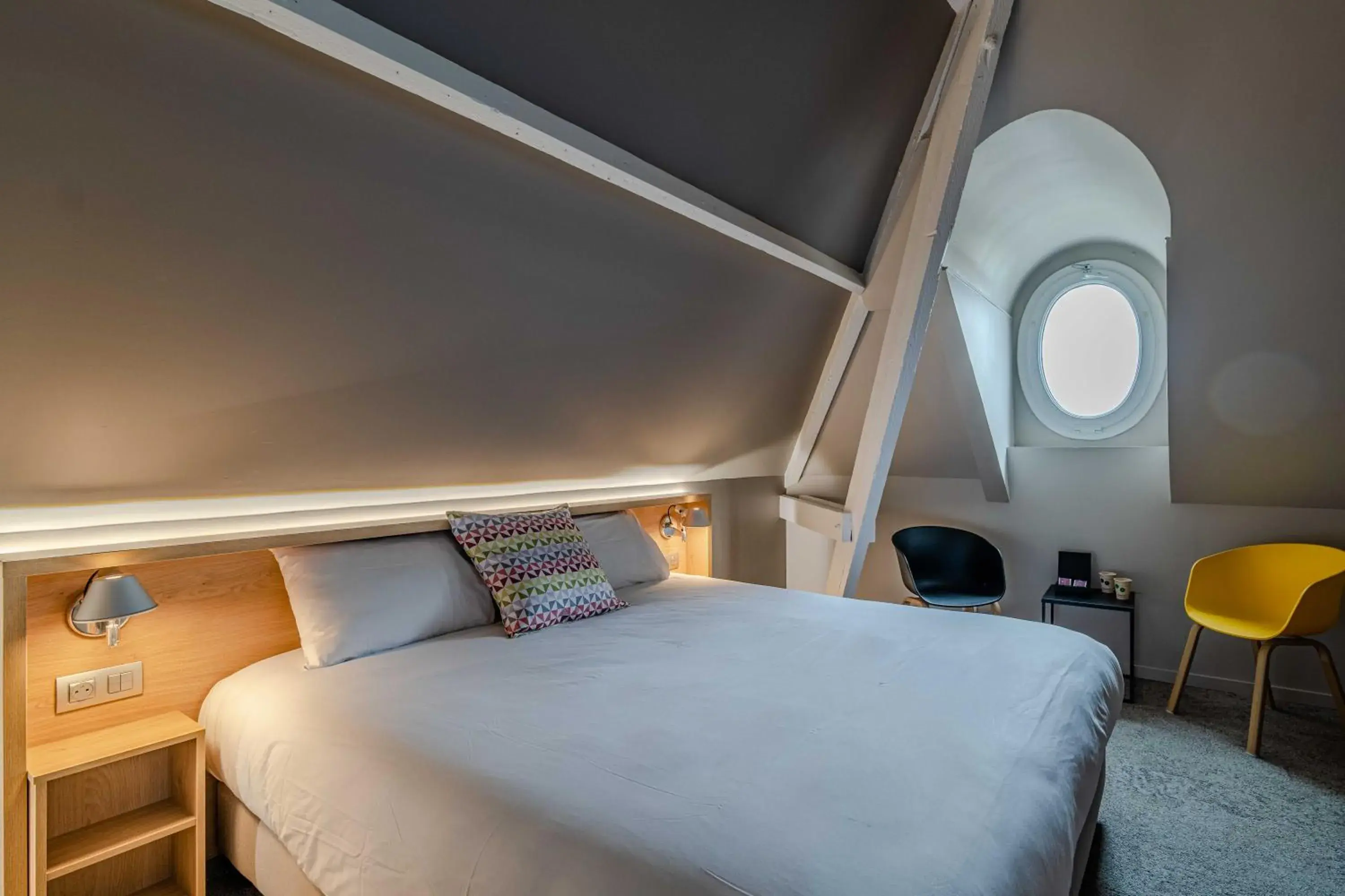 Confort Double Room in Campanile Caen Centre Gare Confort Double Room in Campanile Caen Centre Gare