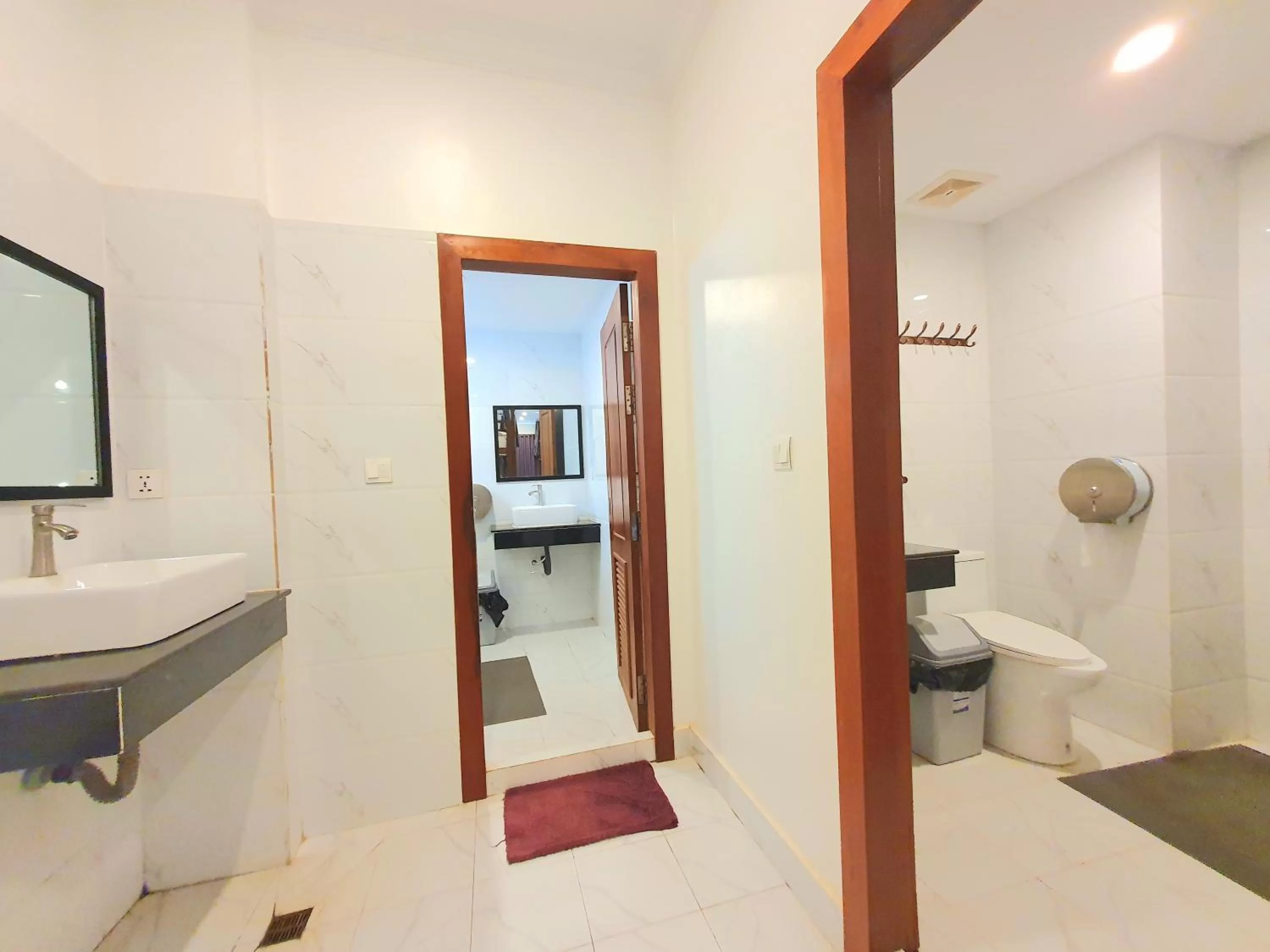 Bathroom in Long Night Siem Reap Hotel