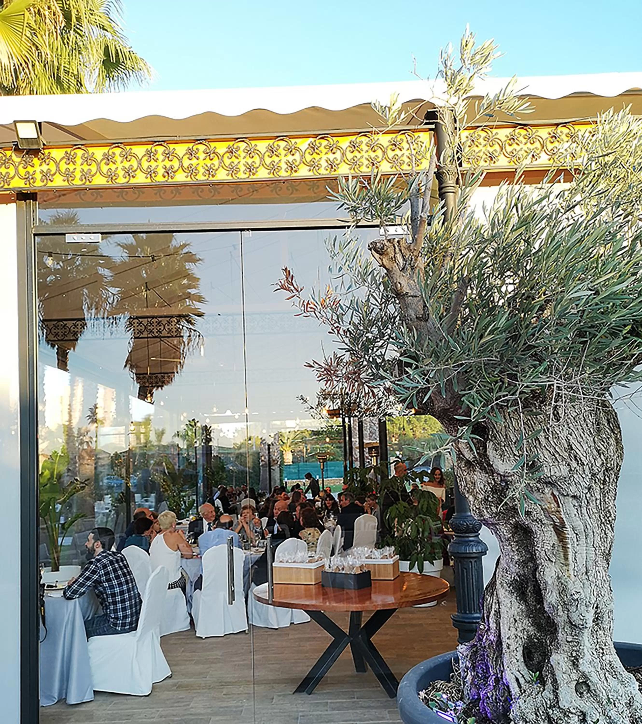 Restaurant/places to eat in Hotel Alicante Golf