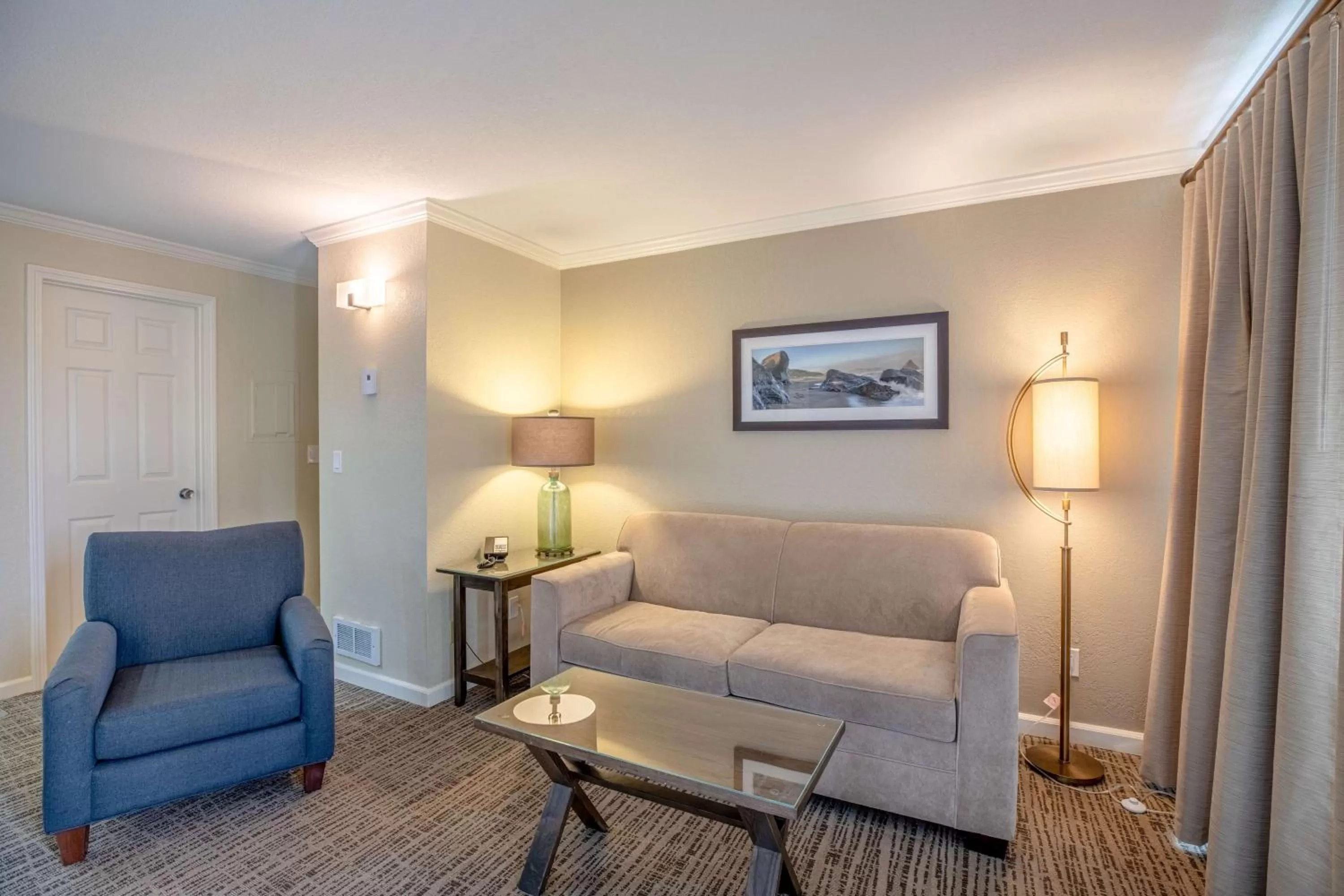 Photo of the whole room in Best Western Inn at Face Rock