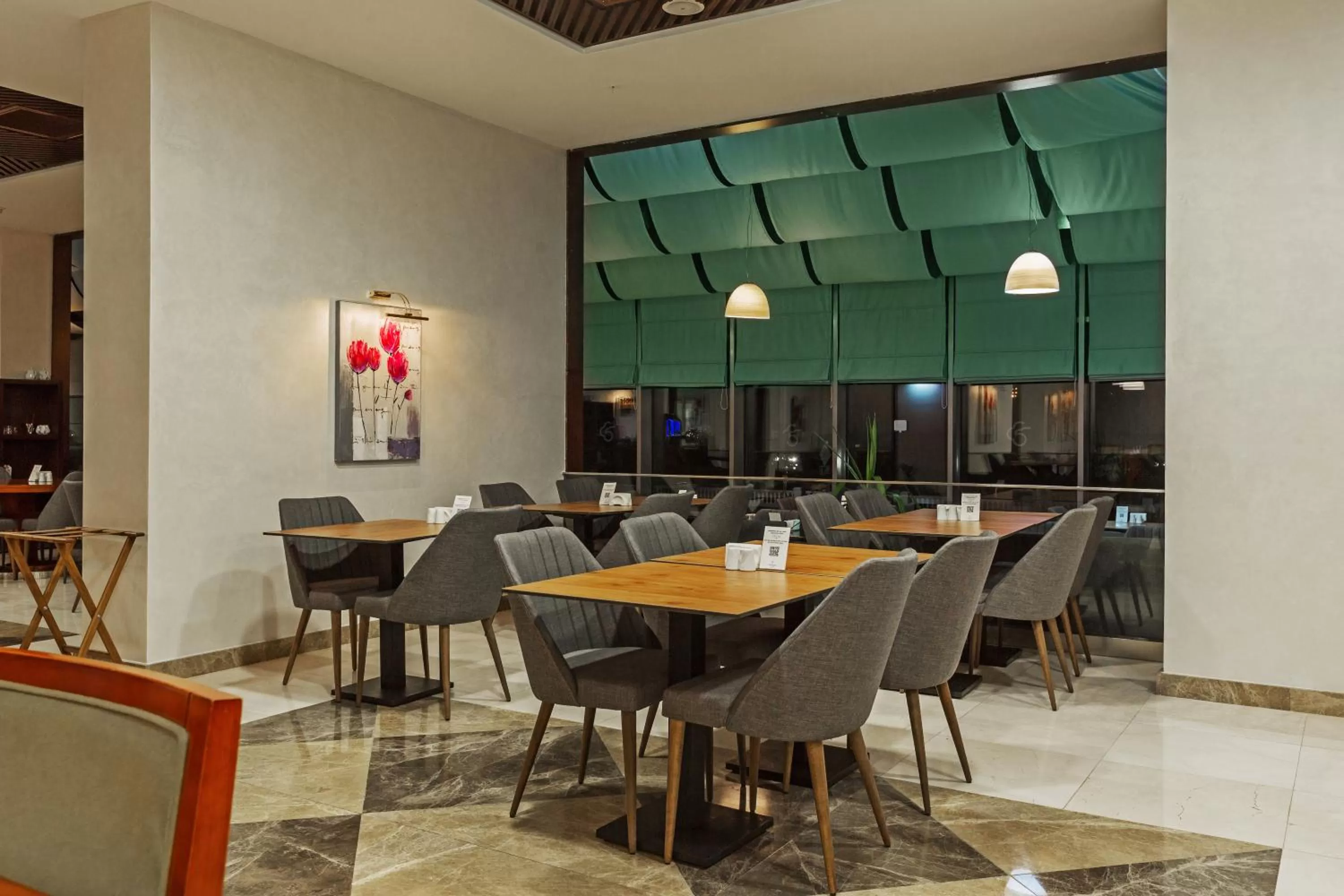 Restaurant/places to eat in Dedeman Oskemen Hotel