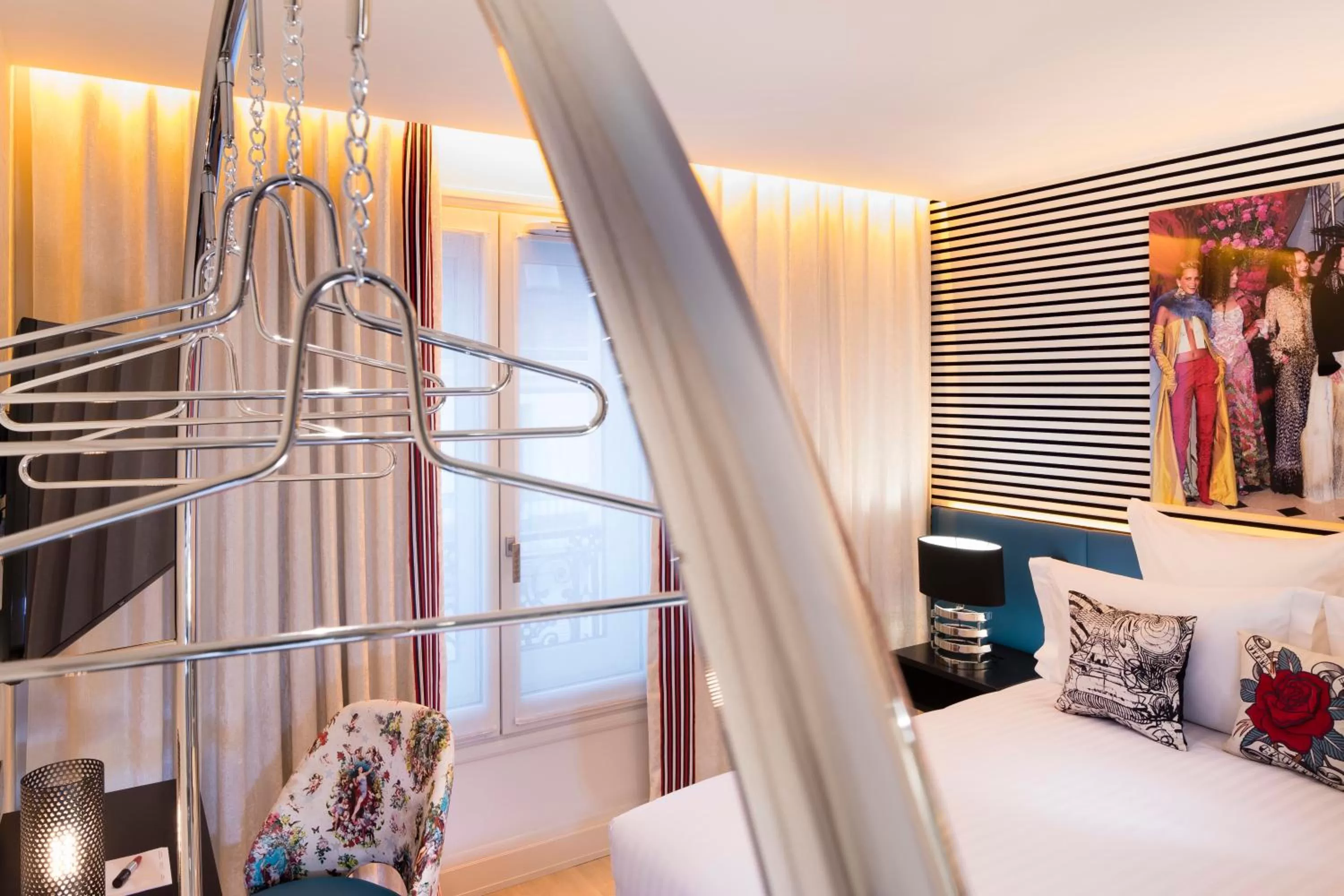 Bedroom, Bed in Hôtel Dress Code