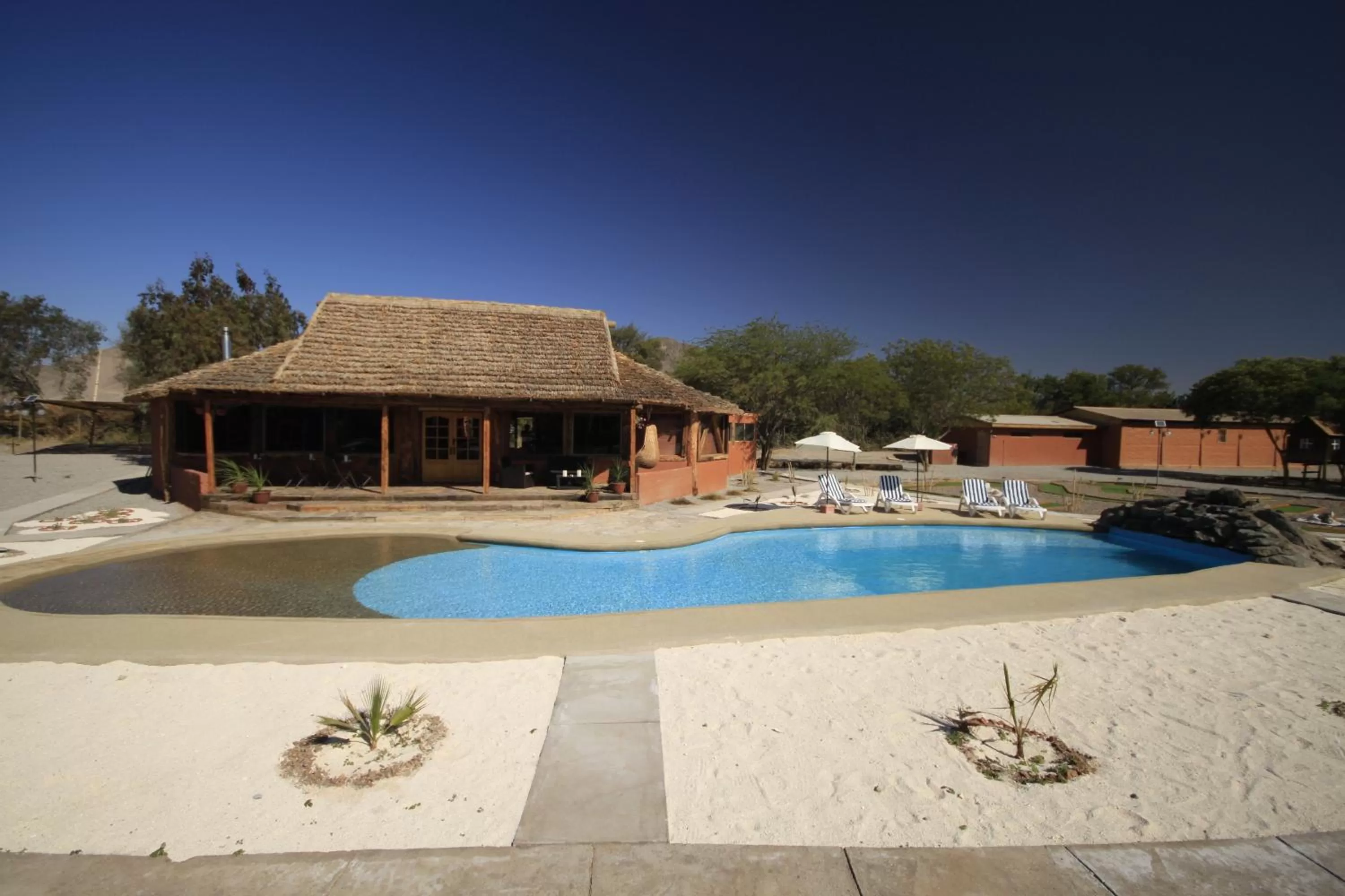Facade/entrance, Swimming Pool in Hotel El Bramador