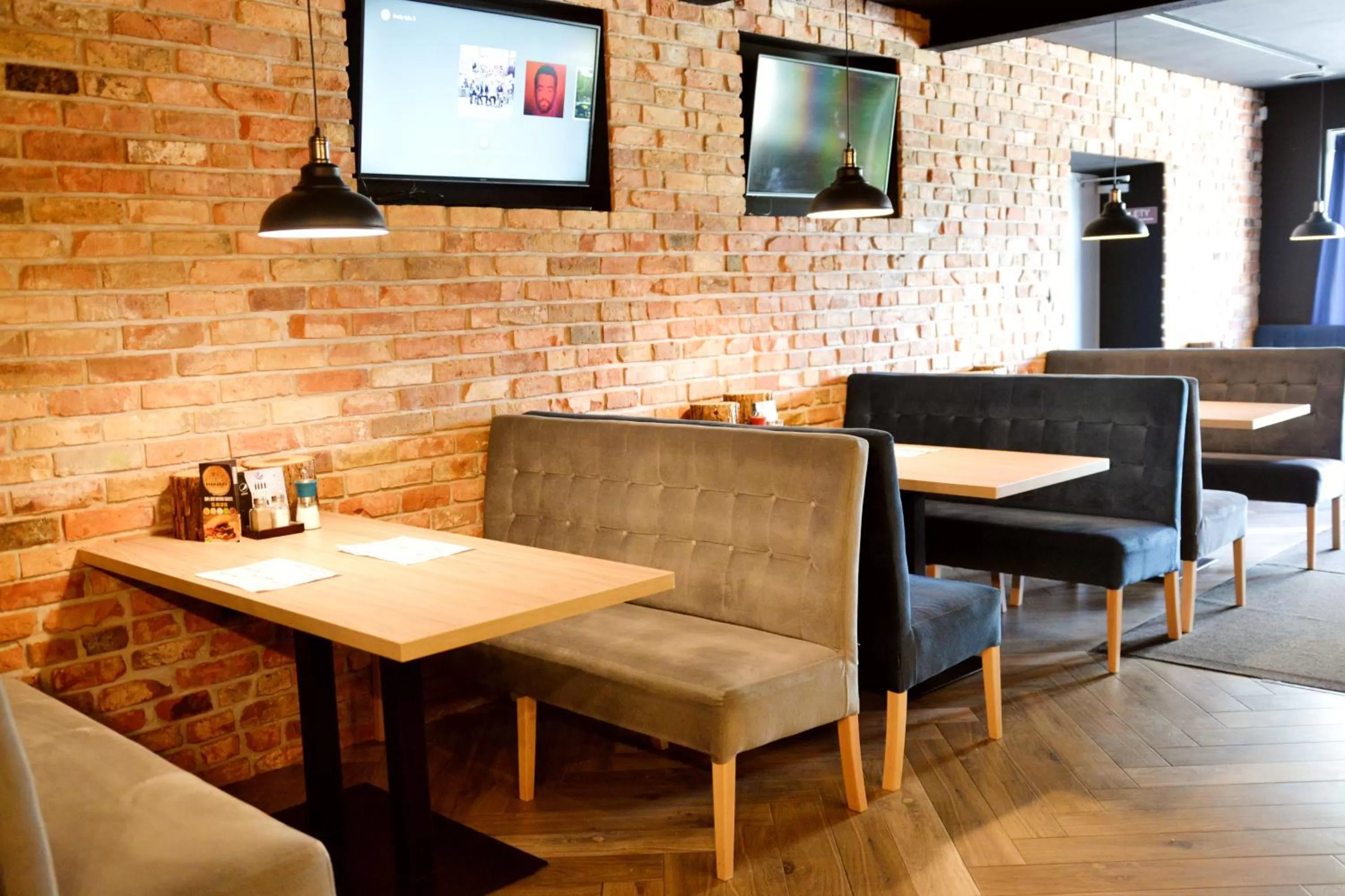 Restaurant/places to eat in Willa ŻeglarSki