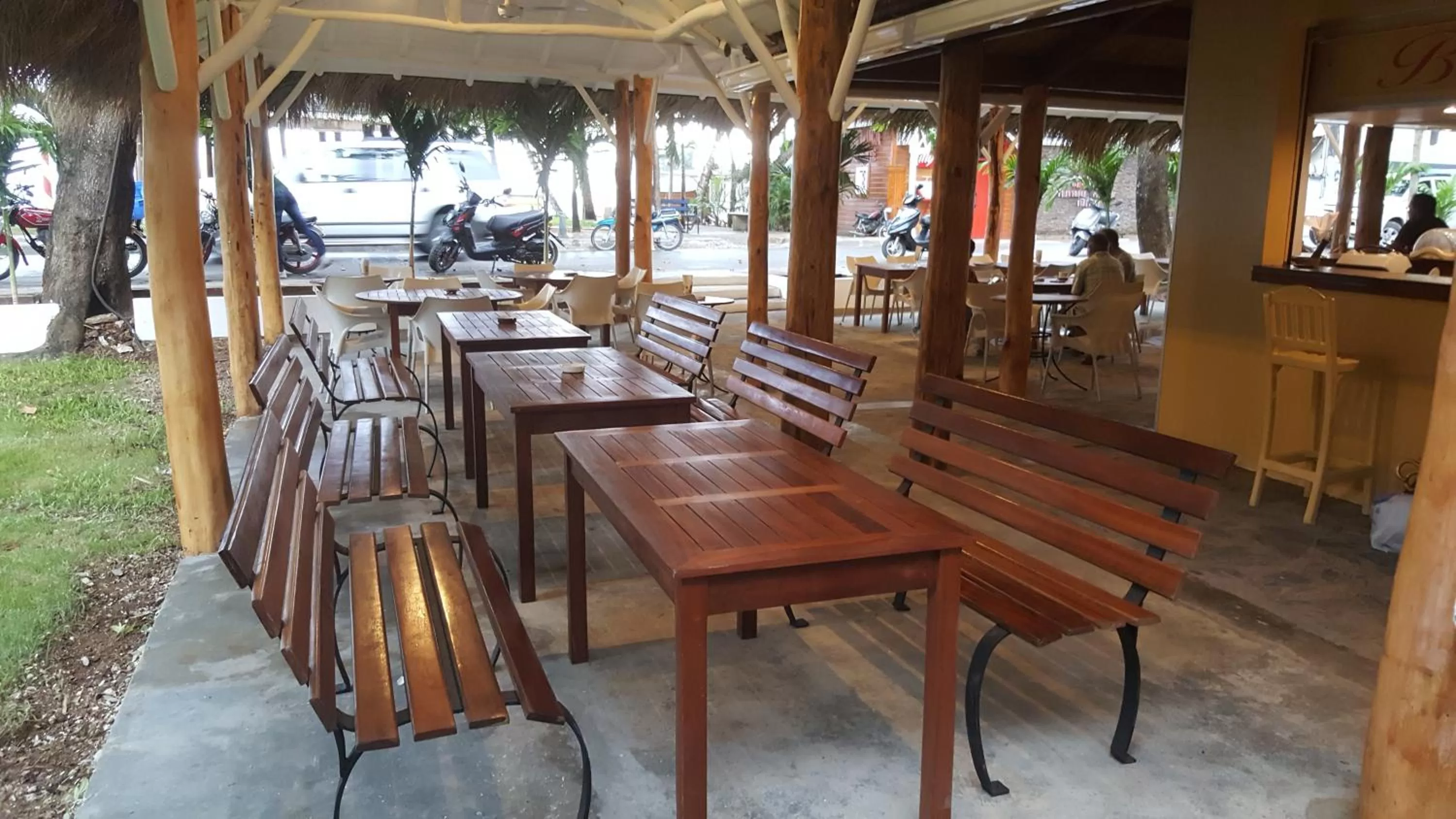 Restaurant/Places to Eat in La Residencia del Paseo