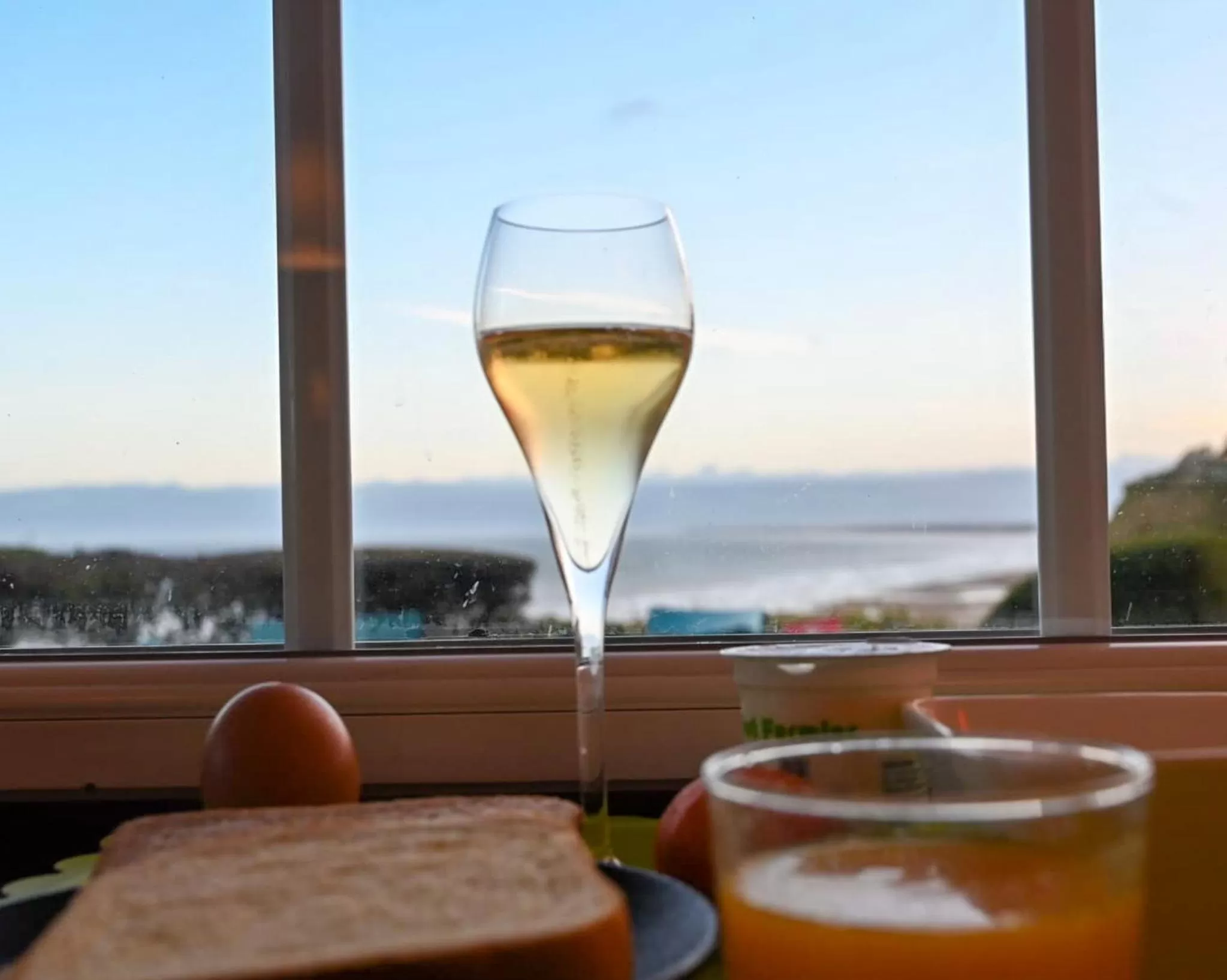 Lounge or bar in The Originals Hôtel Le Cise Restaurant Chambres et Suites