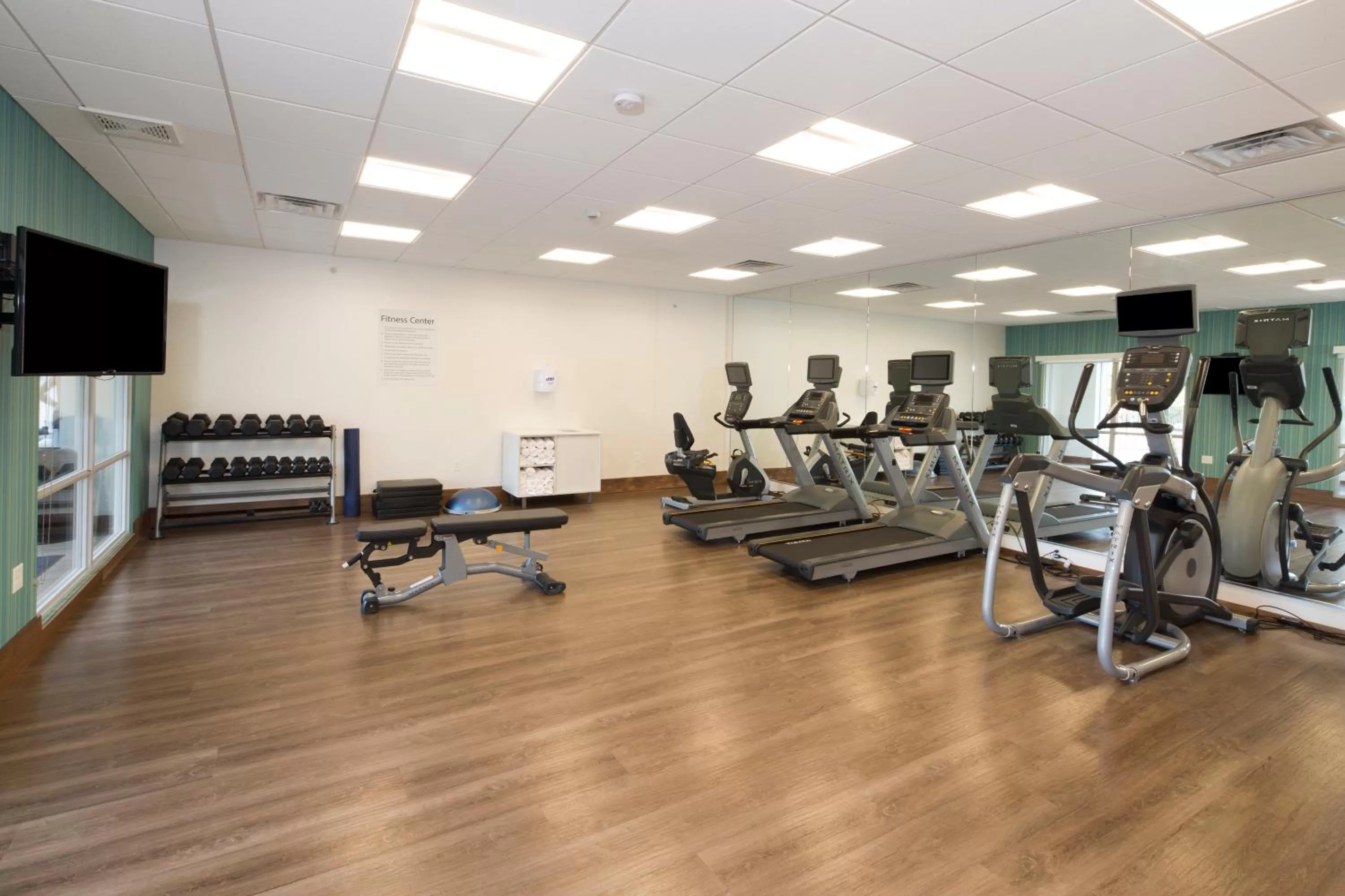 Fitness centre/facilities in Holiday Inn Express Hotel & Suites Bay City by IHG