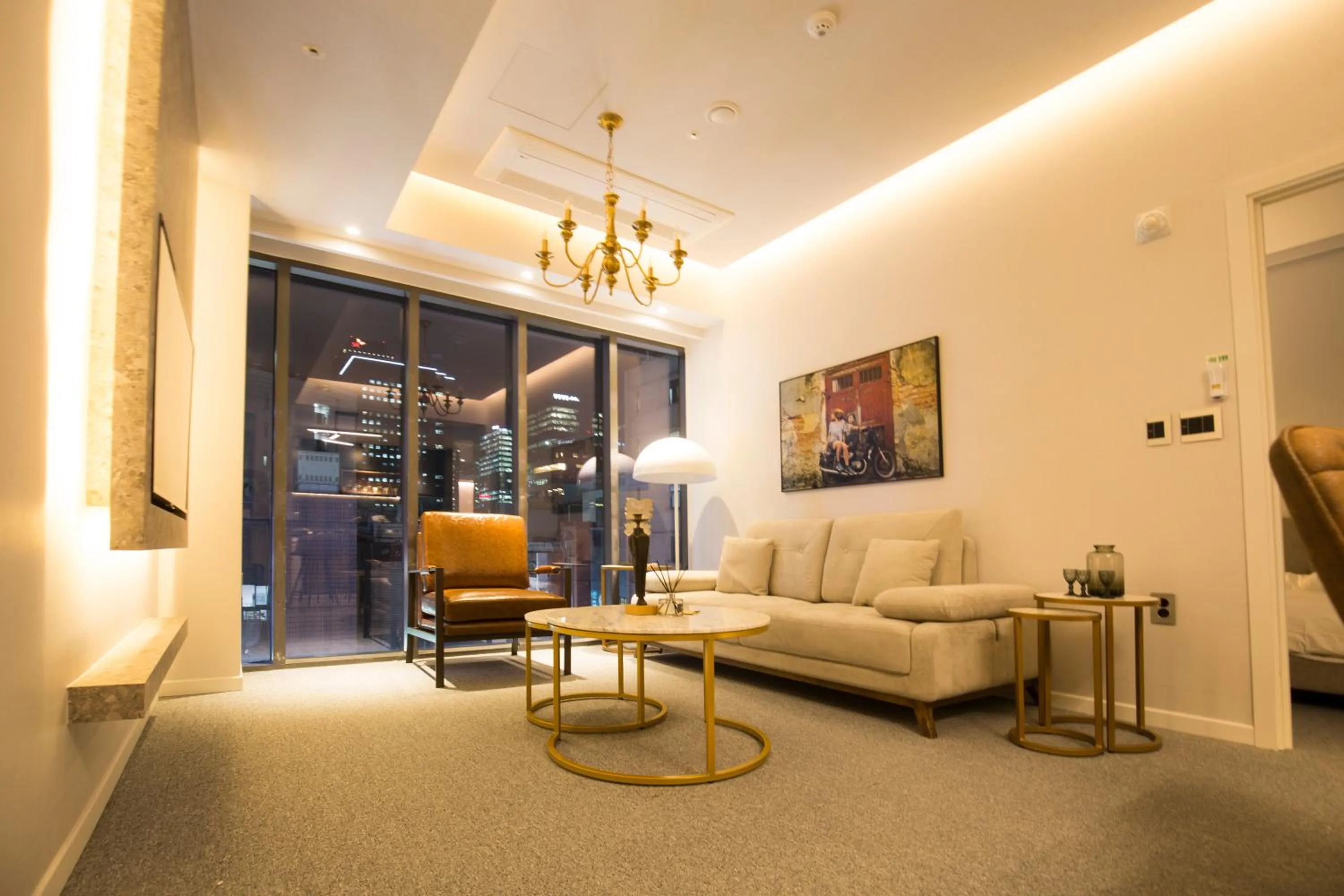 Living room, Seating Area in UH Suite The Jongno