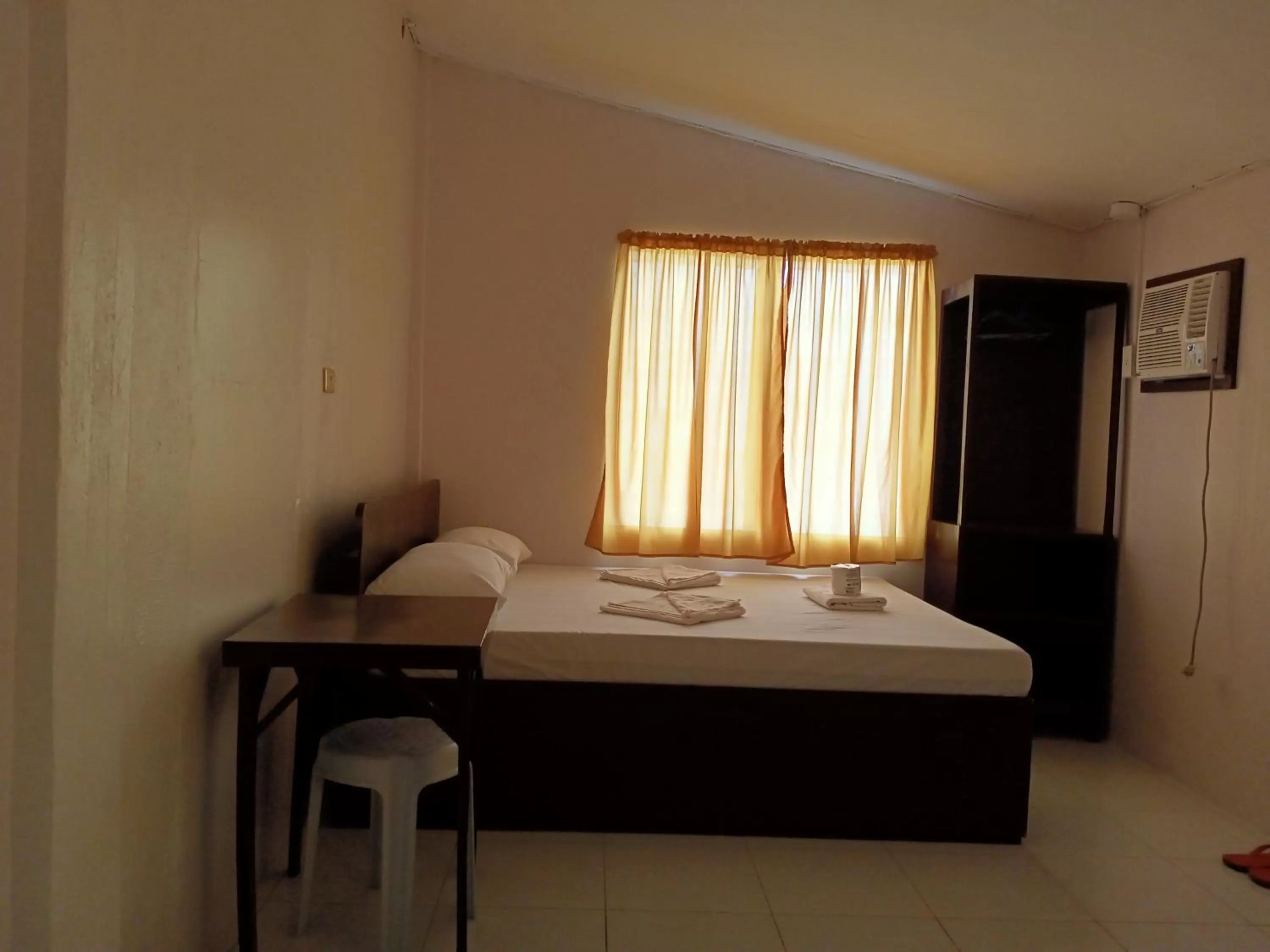 Bedroom, Bed in Miadristar