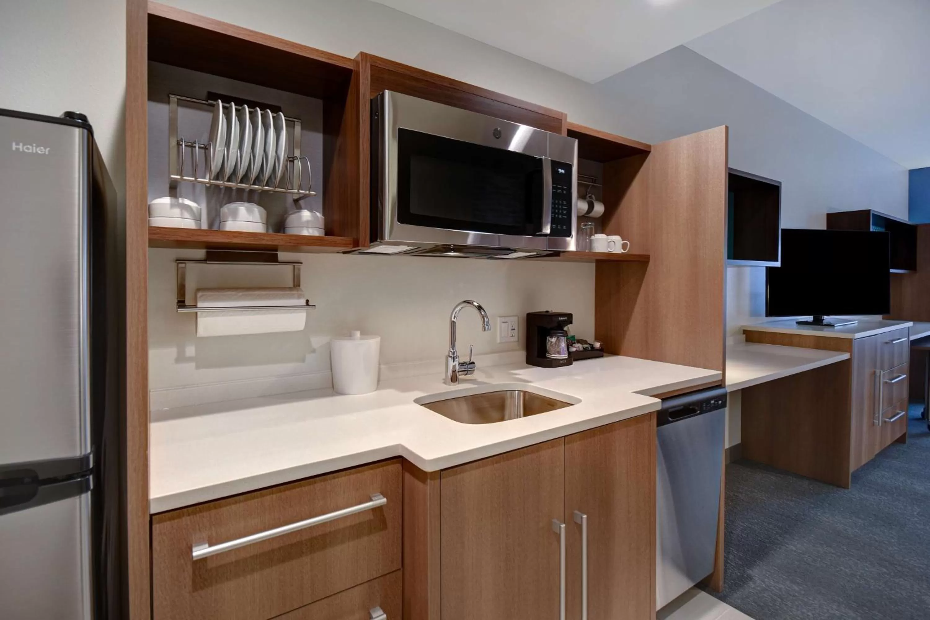 Kitchen or kitchenette in Home2 Suites by Hilton Troy