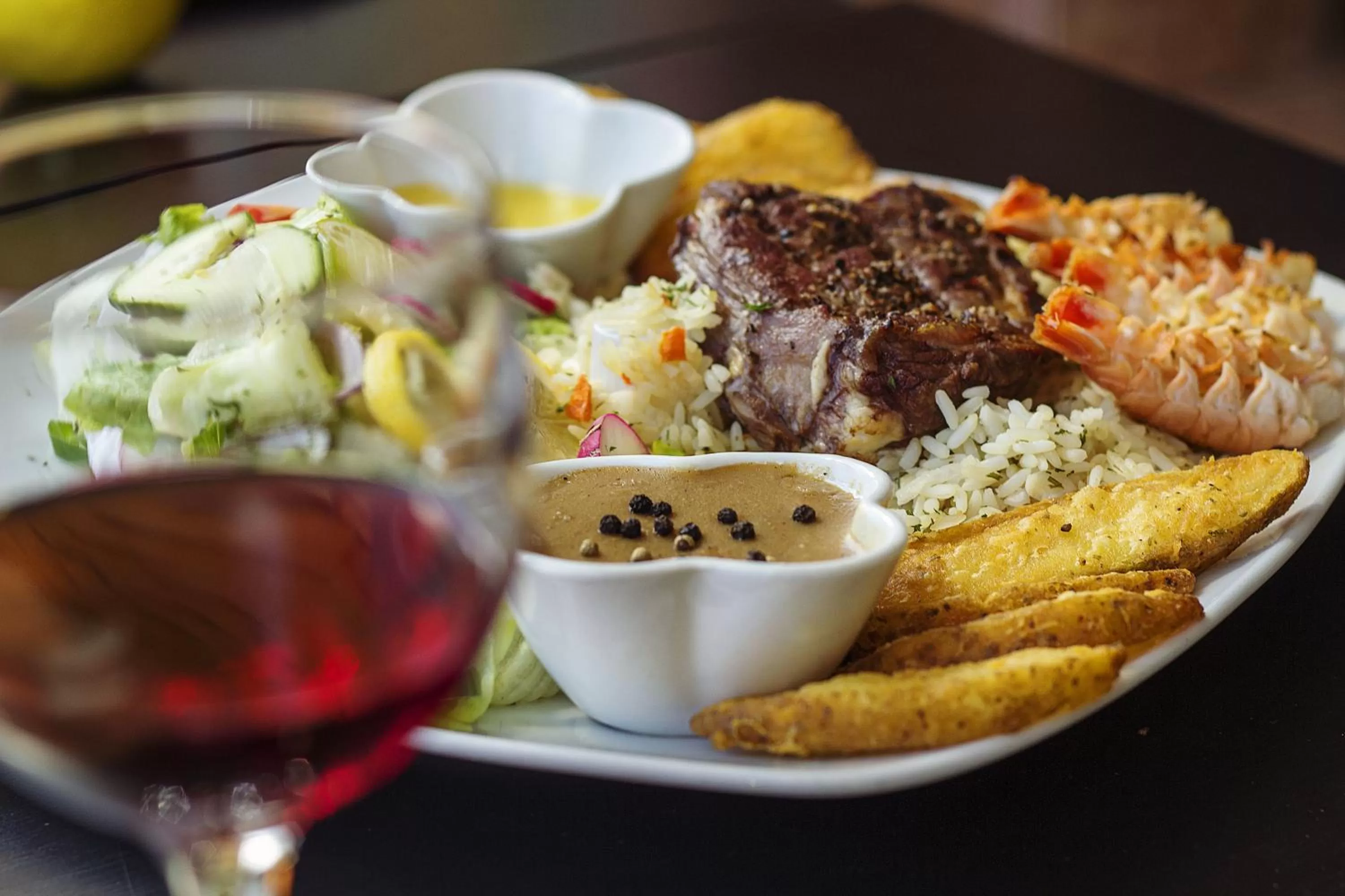 Restaurant/places to eat, Food in Auberge Éva