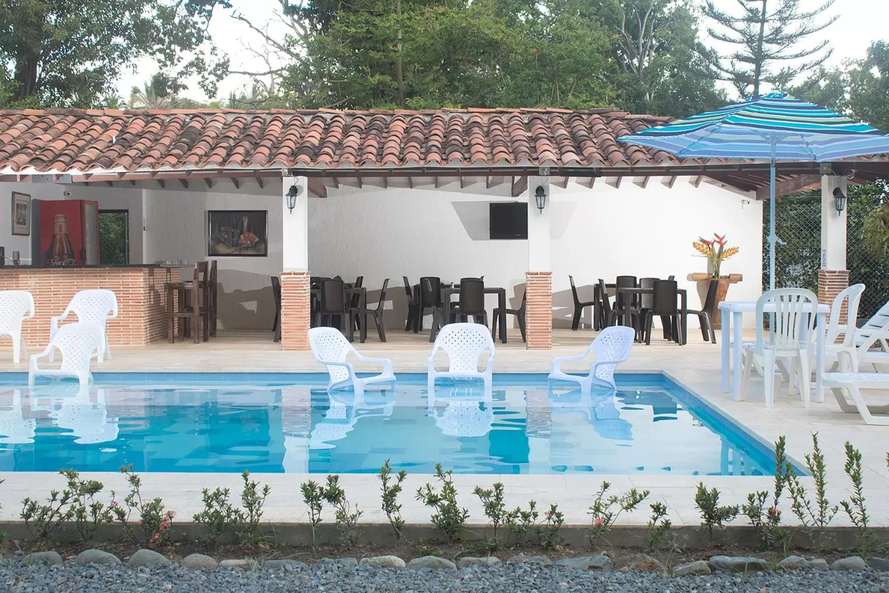 Swimming Pool in Finca Hotel Guali Santafe