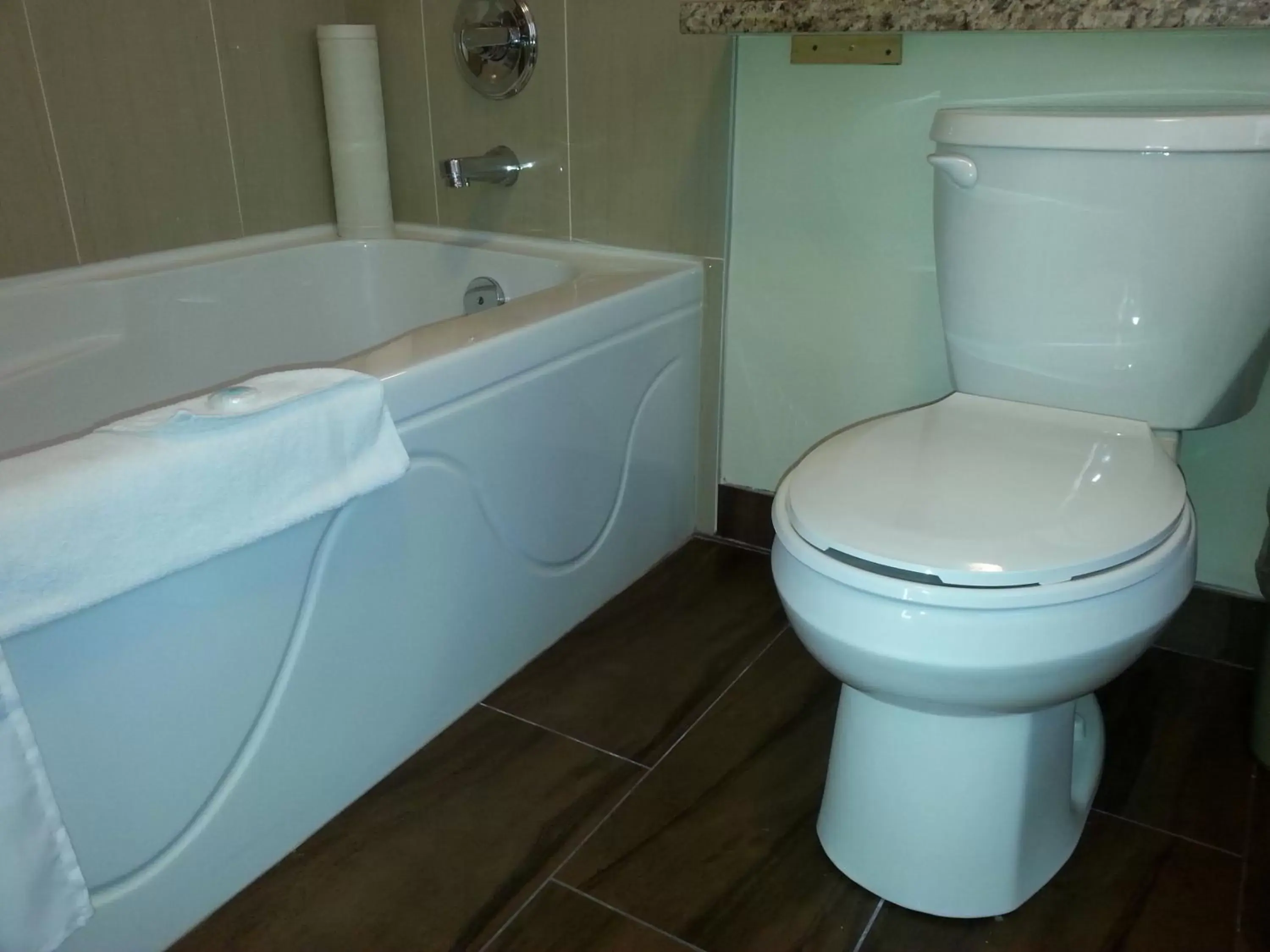 Deluxe Double Room with Two Double Beds in Barclay Hotel Deluxe Double Room with Two Double Beds in Barclay Hotel