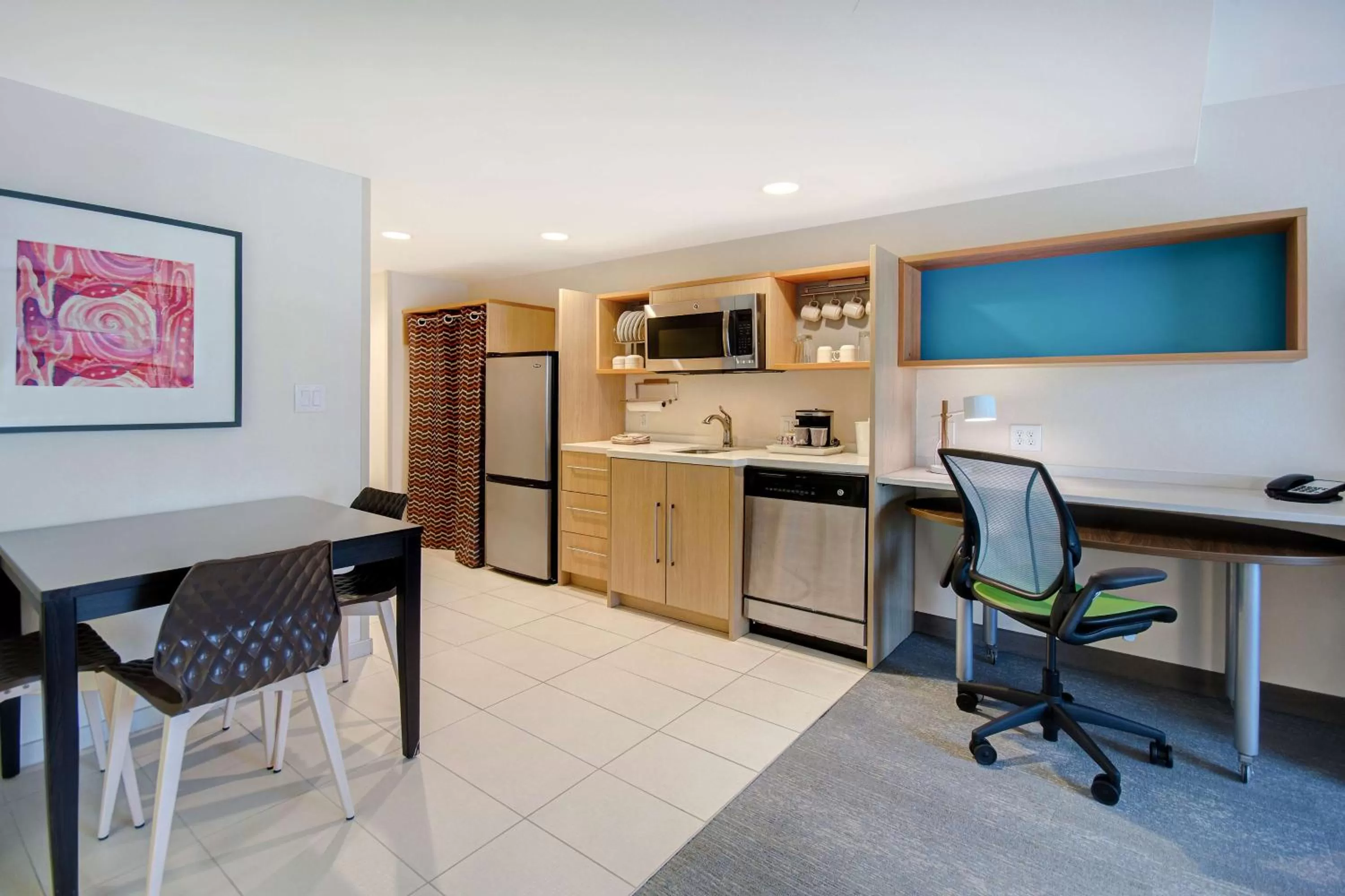 Kitchen or kitchenette in Home2 Suites By Hilton Waco