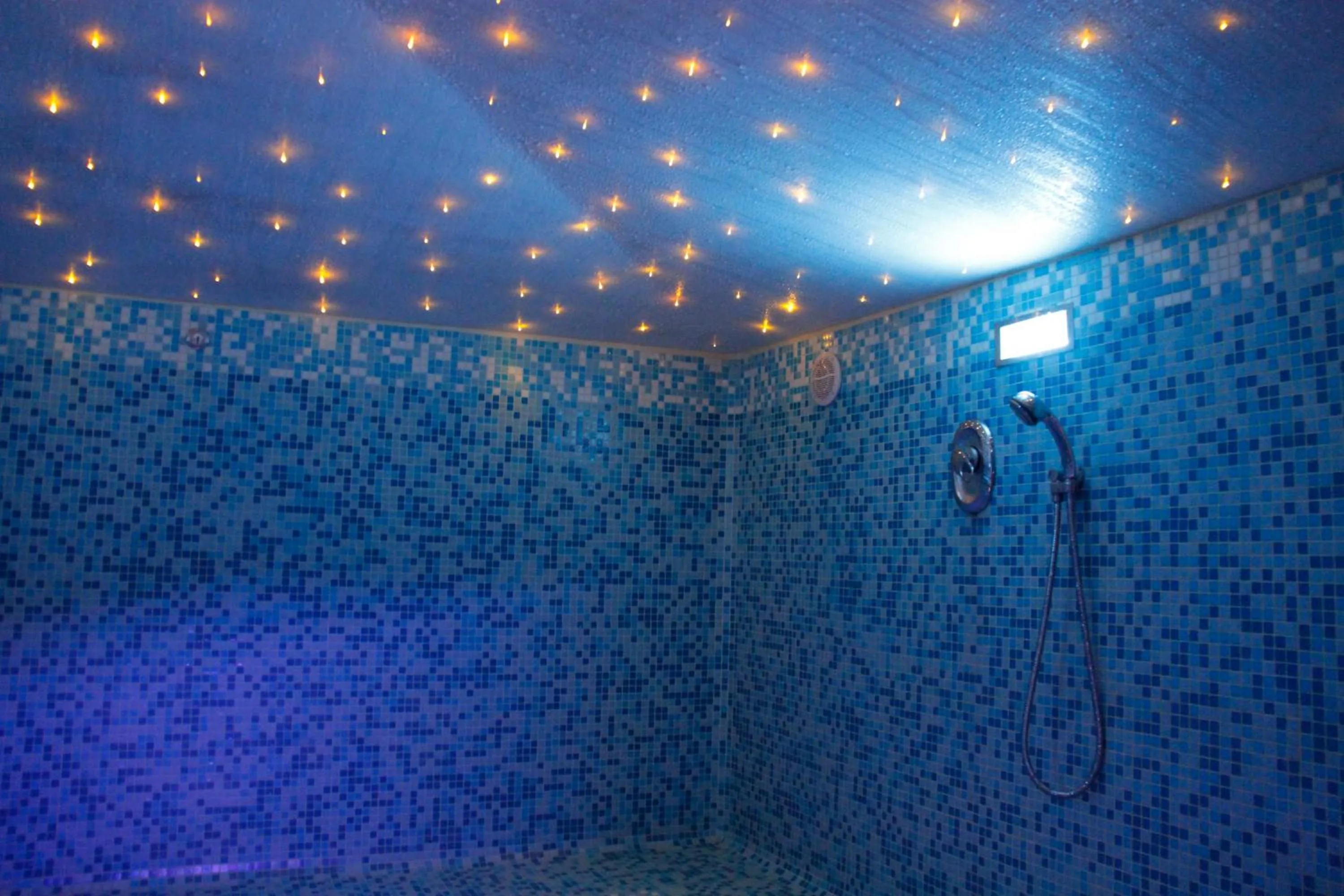 Steam room in Impero Hotel Beauty & Spa - Bike Hotel
