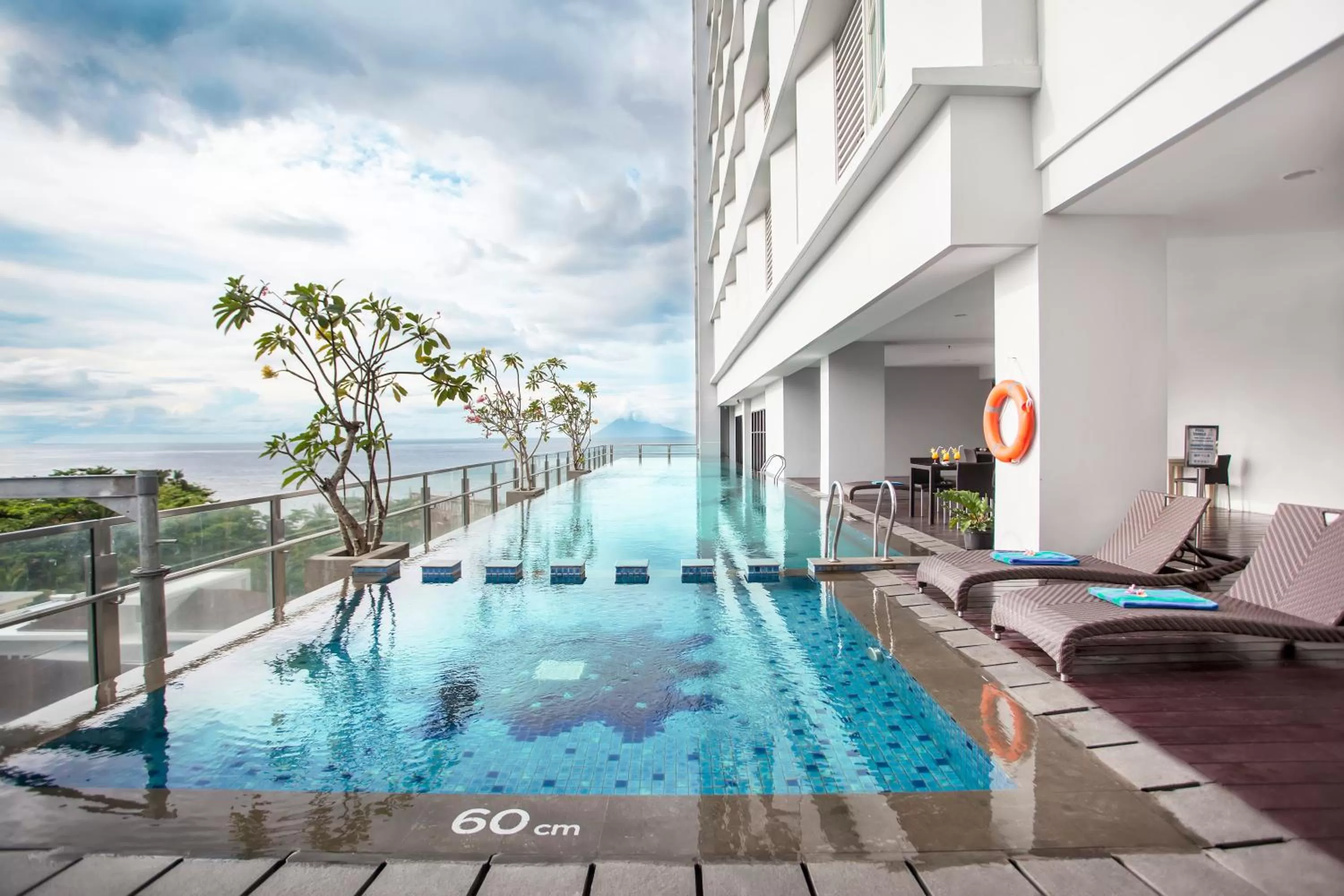 Swimming pool in Best Western The Lagoon Hotel