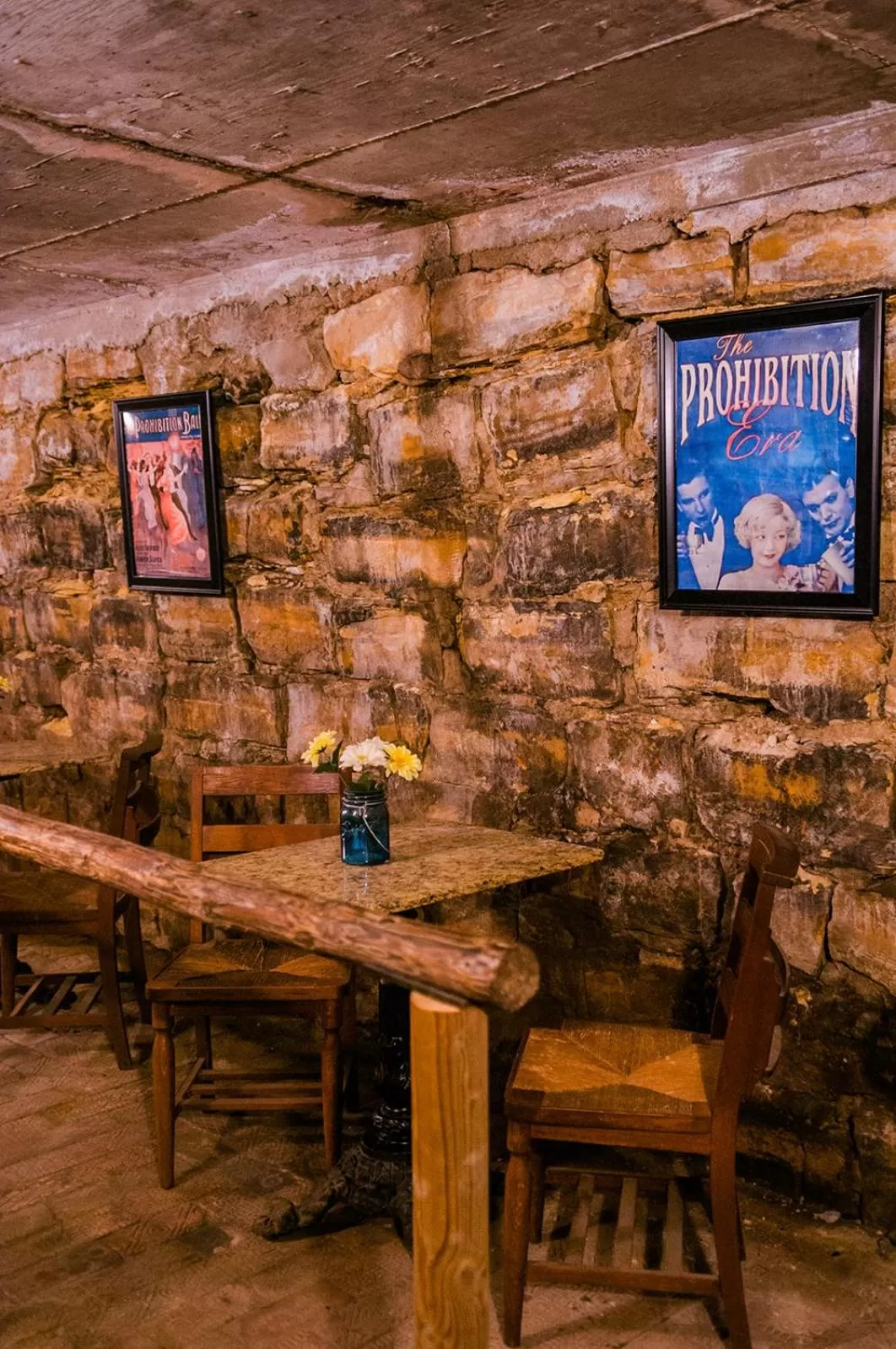 Lounge or bar in The Historic Wolf Hotel