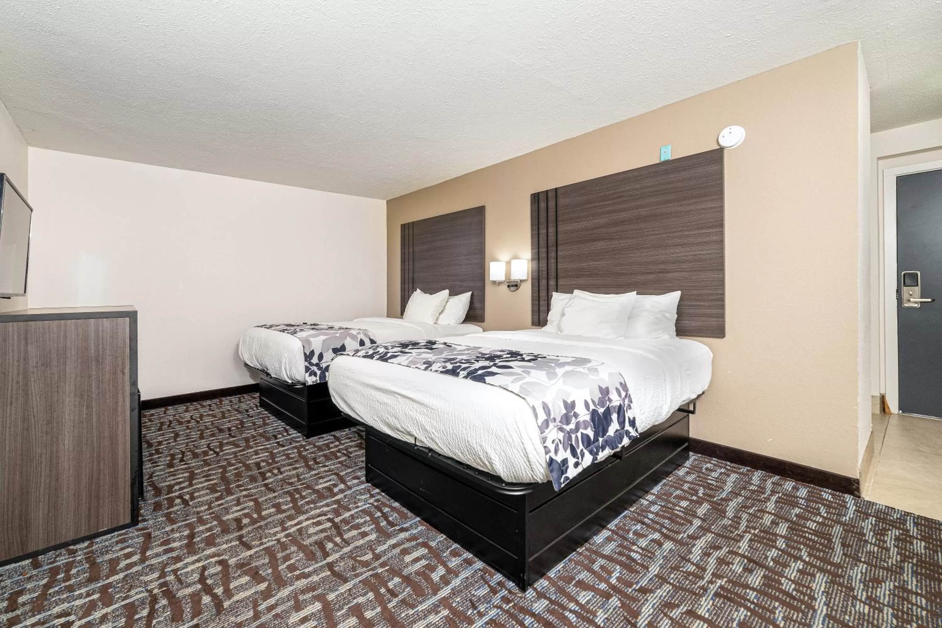 Double Room with Two Double Beds in Bear Creek Inn Gatlinburg, TN