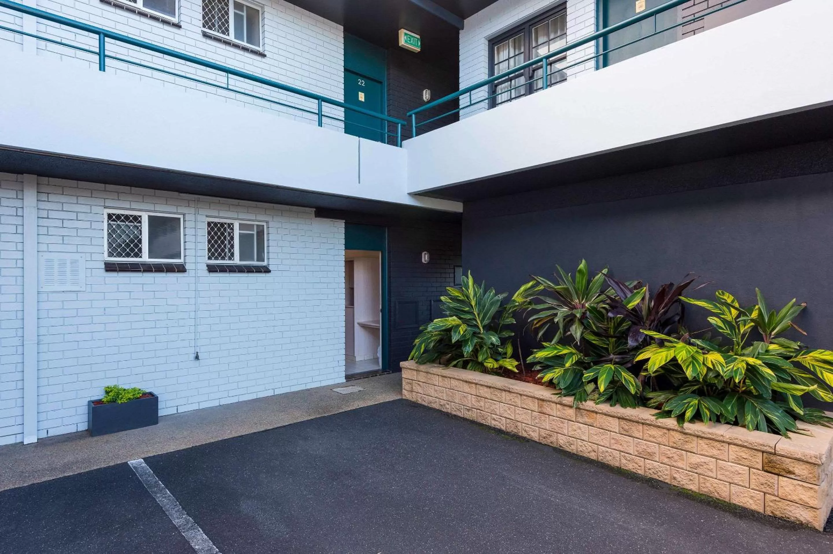 Property building in Comfort Inn All Seasons