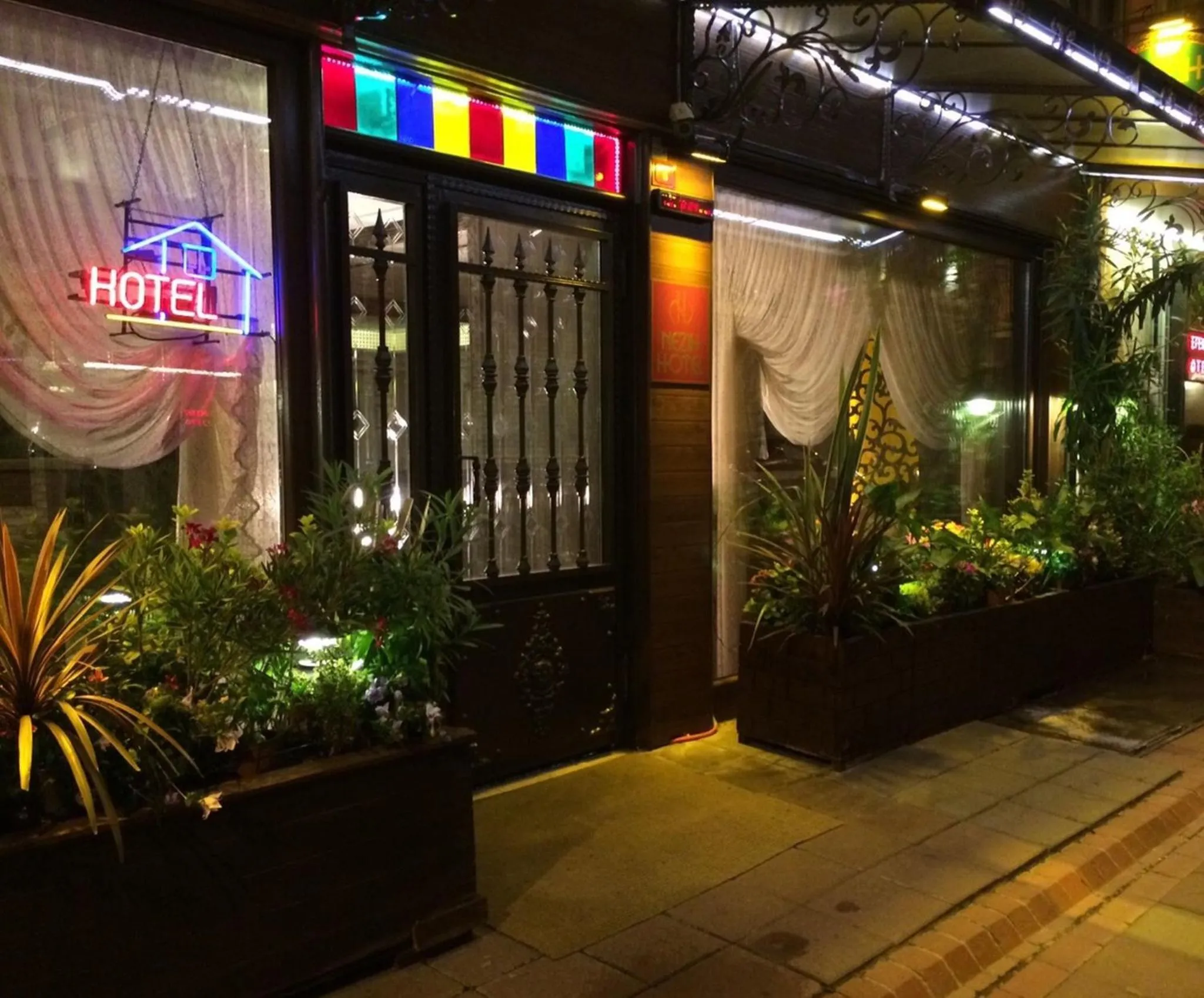 Facade/entrance in Hotel Nezih Istanbul
