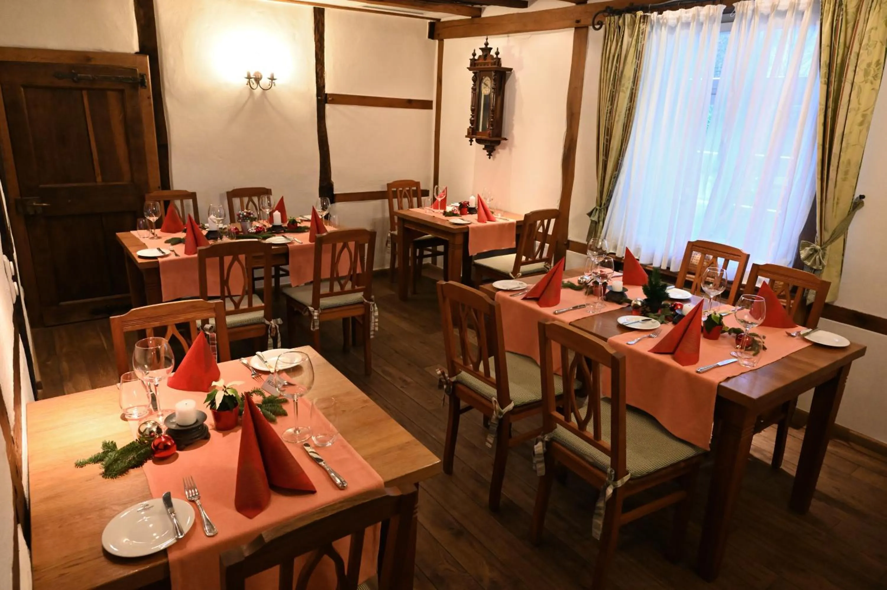 Restaurant/Places to Eat in Landhotel Krummenweg